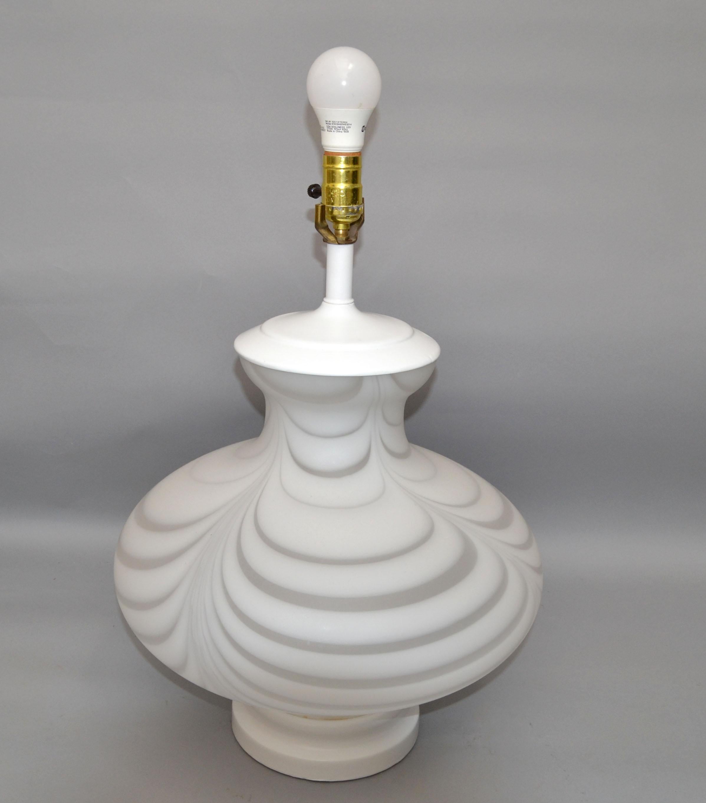Mazzega Murano Style Table Lamp Swirled Mottled White Murano Glass 1970 Italy For Sale 3