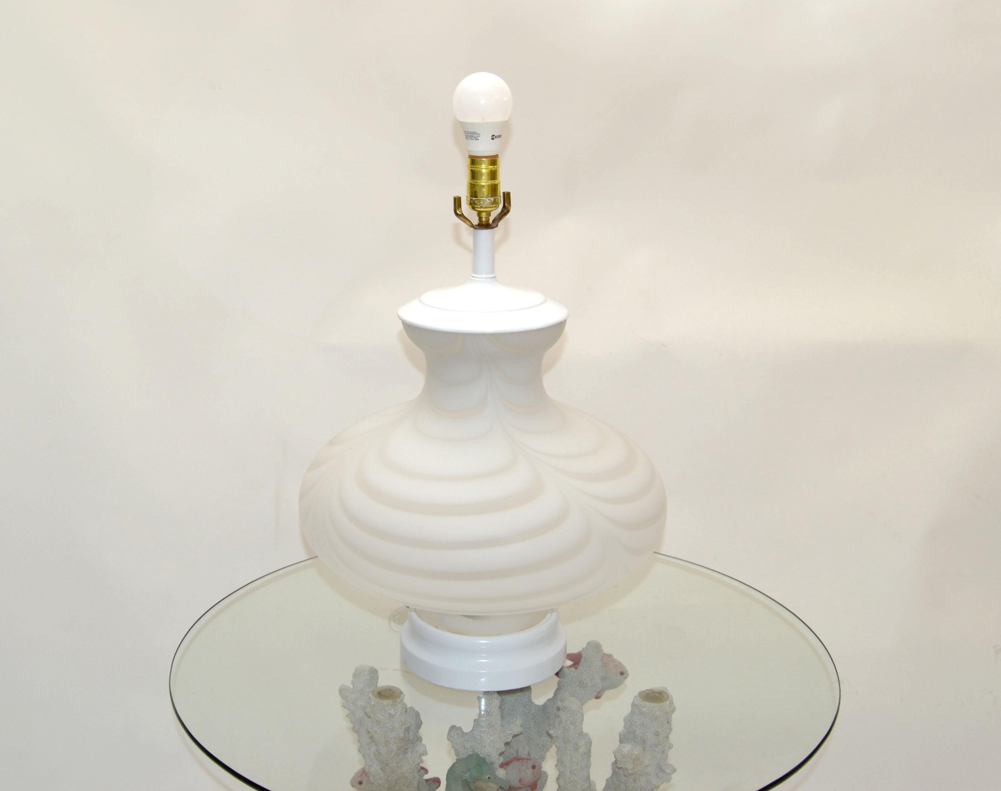 Mazzega Murano Style Table Lamp Swirled Mottled White Murano Glass 1970 Italy For Sale 4