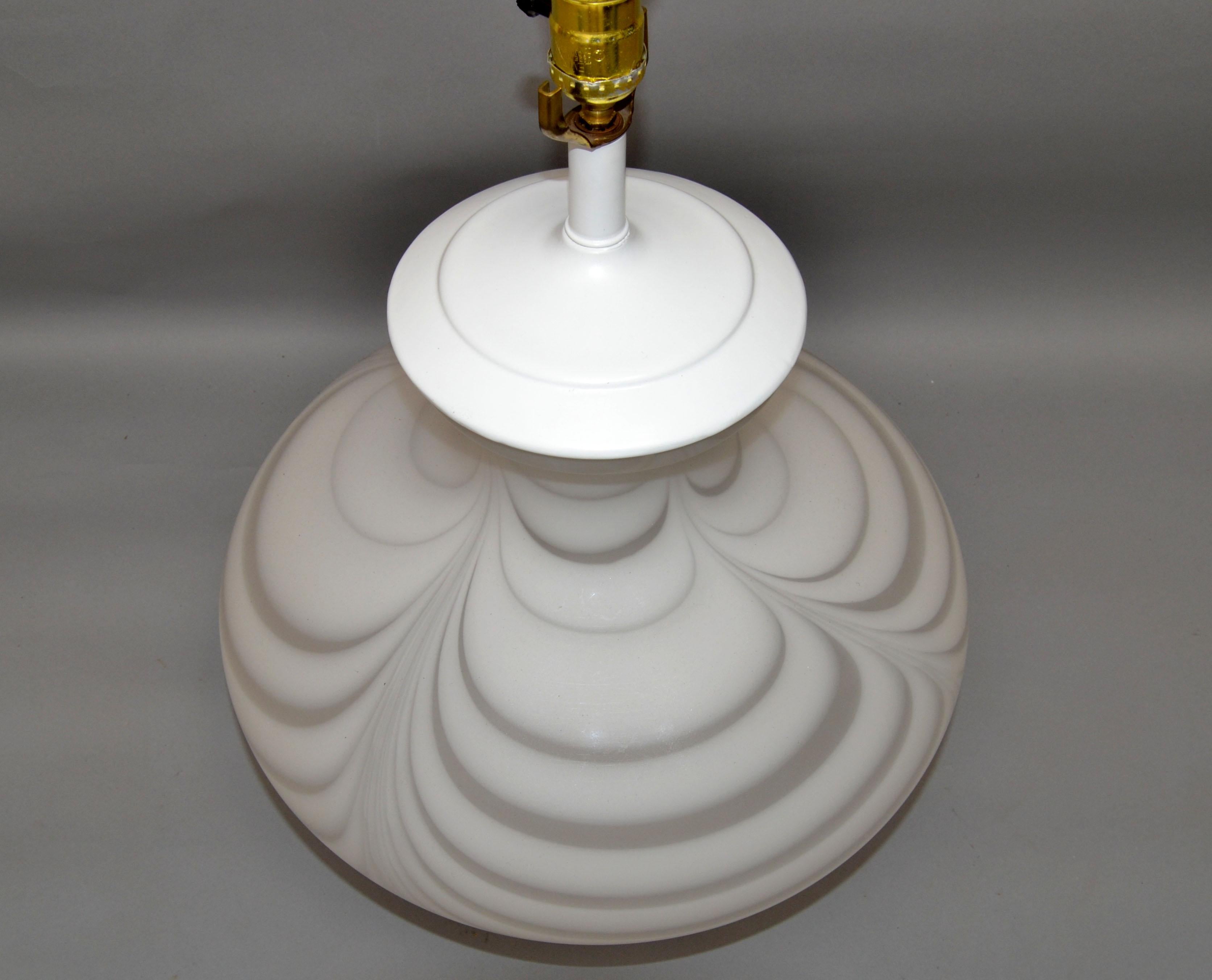 Mazzega Murano Style Table Lamp Swirled Mottled White Murano Glass 1970 Italy For Sale 2