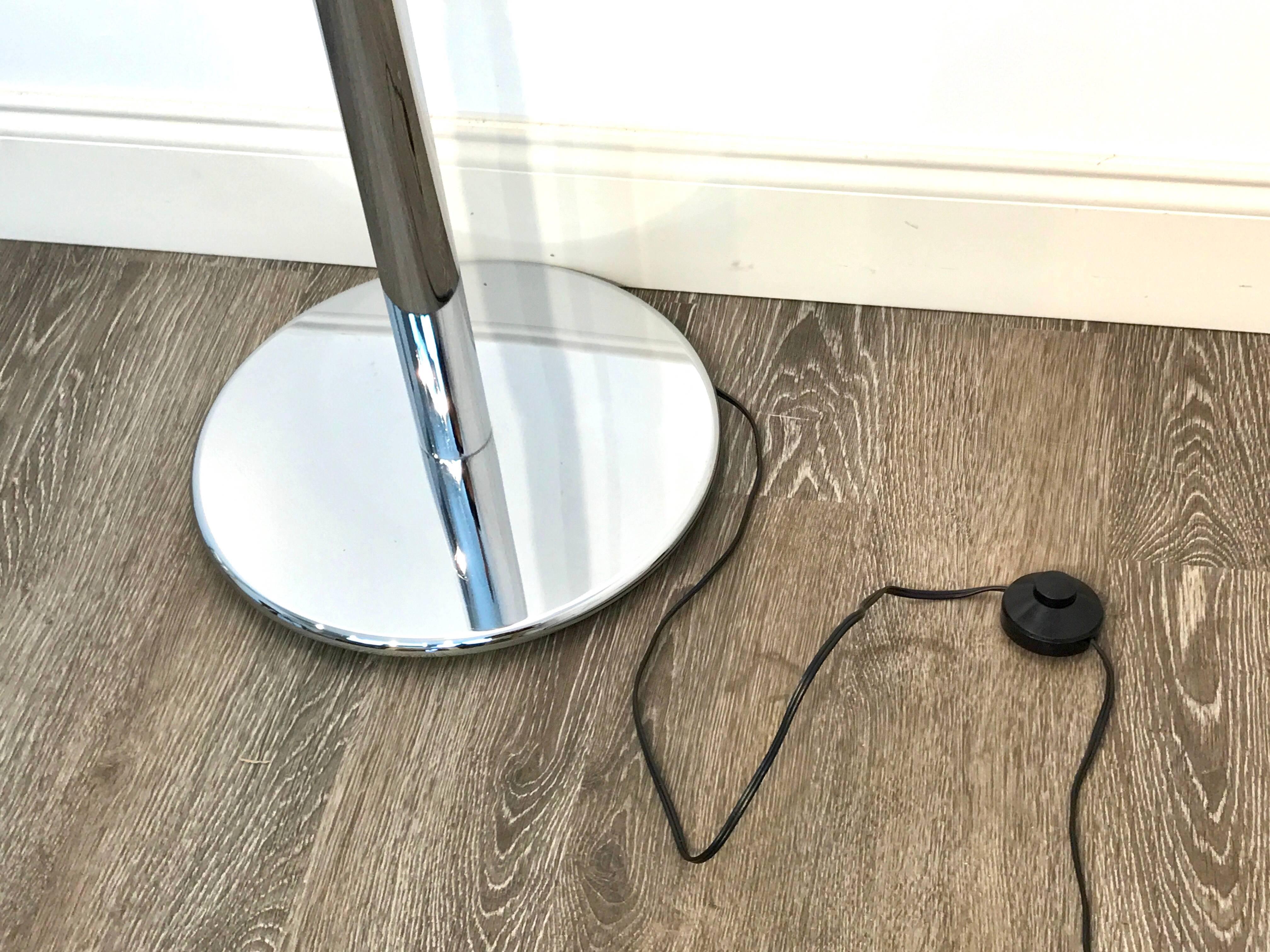 Mazzega Murano Tulip Floor Lamp For Sale 3