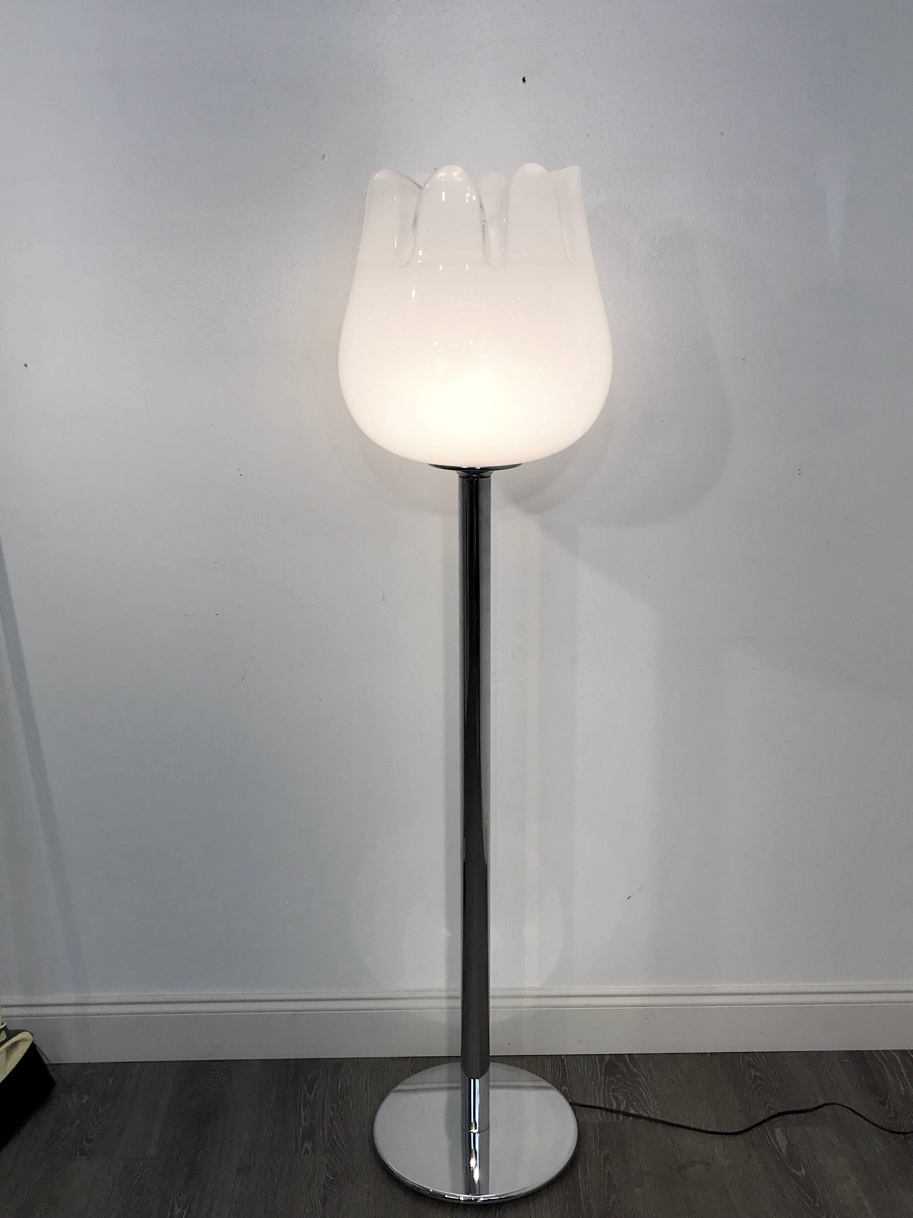 20th Century Mazzega Murano Tulip Floor Lamp For Sale