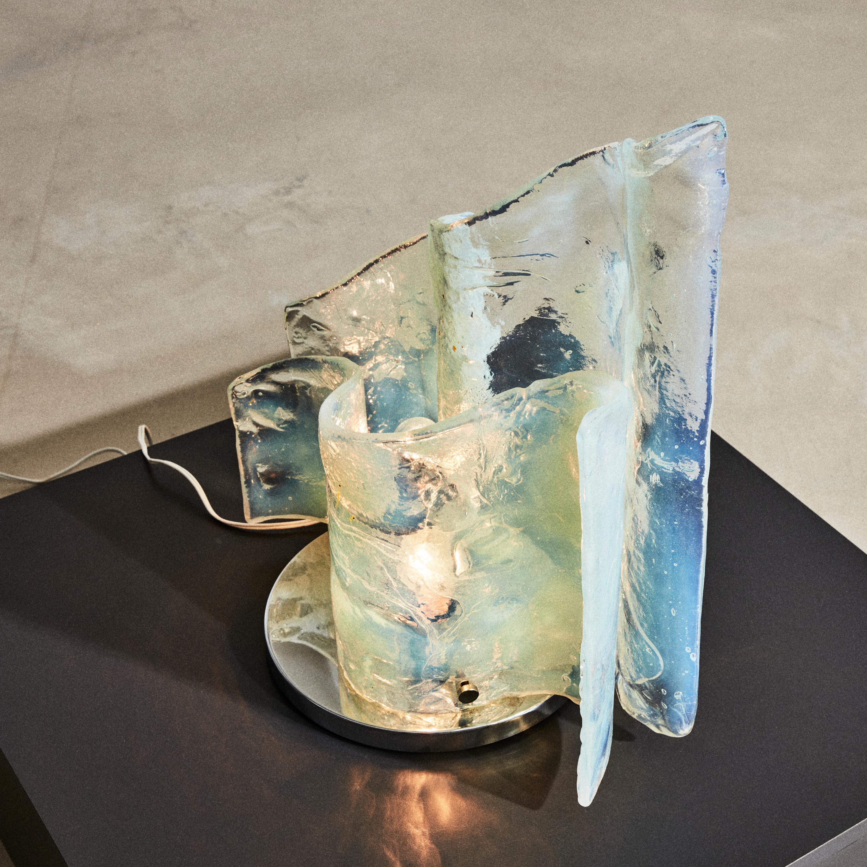 Mazzega Tischleuchte aus Murano Glas entworfen von Carlo Nason im Zustand „Hervorragend“ im Angebot in Milan, IT