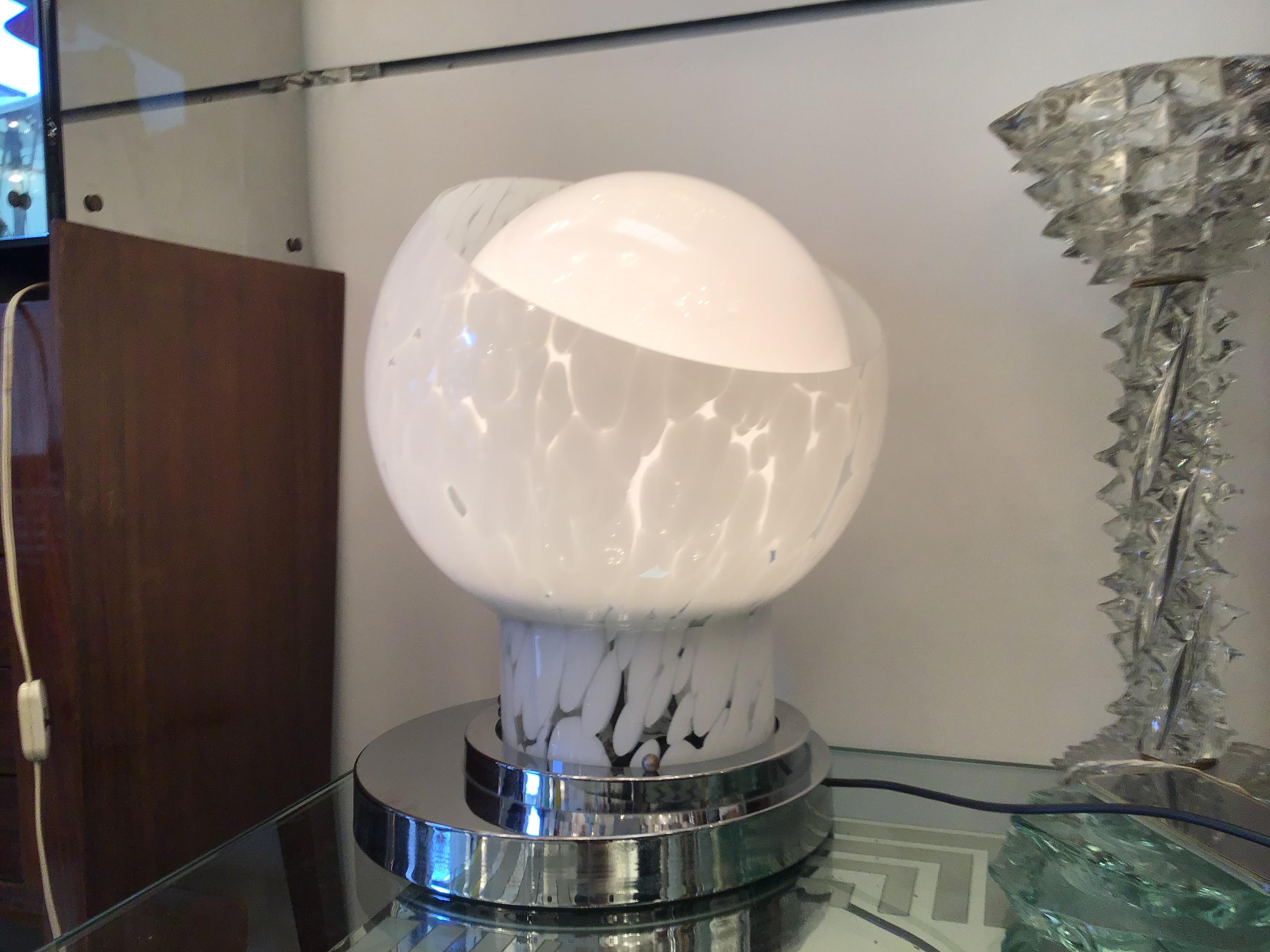 Lampe de bureau Mazzega en métal et verre de Murano couleur crème, 1965, Italie en vente 1