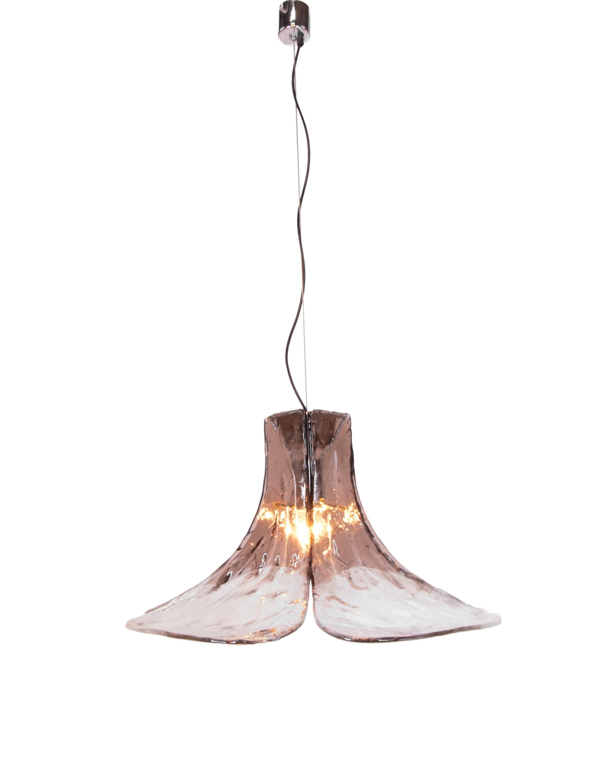 Italiano Lampada a sospensione Mazzega Tulipano in vetro di Murano ambrato e trasparente di Carlo Nason Italia 1960s in vendita