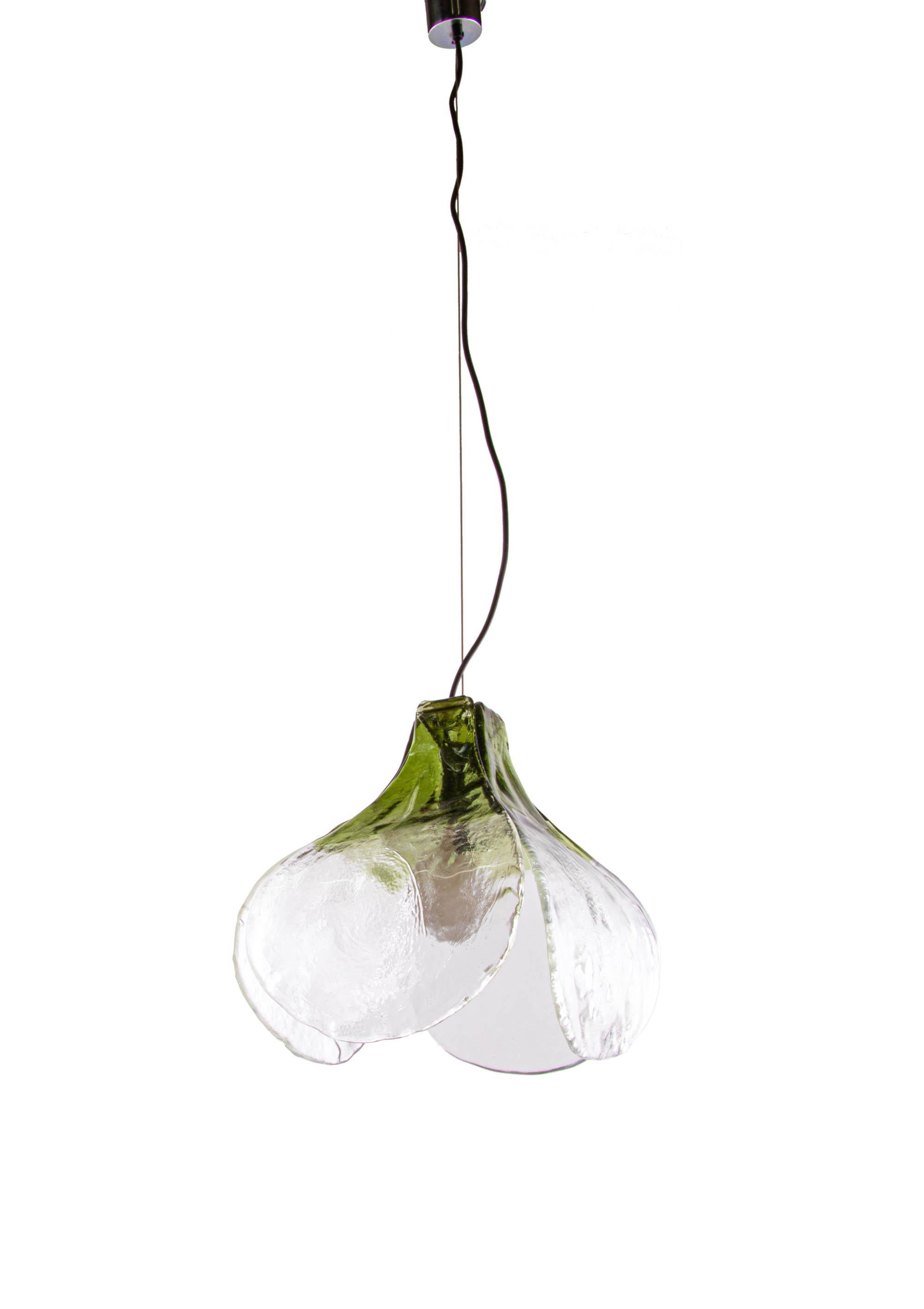Elegant tulip pendant light with green and clear Murano glass blades on a partly chromed and nickel hardware designed by Carlo Nason. Chandelier illuminates beautifully and offers a lot of light. Gem from the time. With this light you make a clear