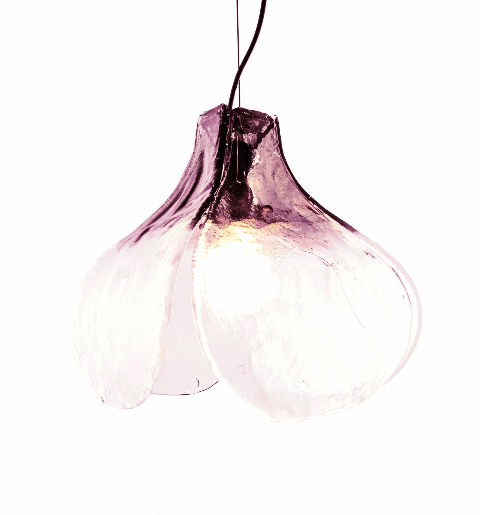 Mazzega Tulip Pendelleuchte Pflaume & klares Murano Glas by Carlo Nason Italien 1960s (Handgefertigt) im Angebot