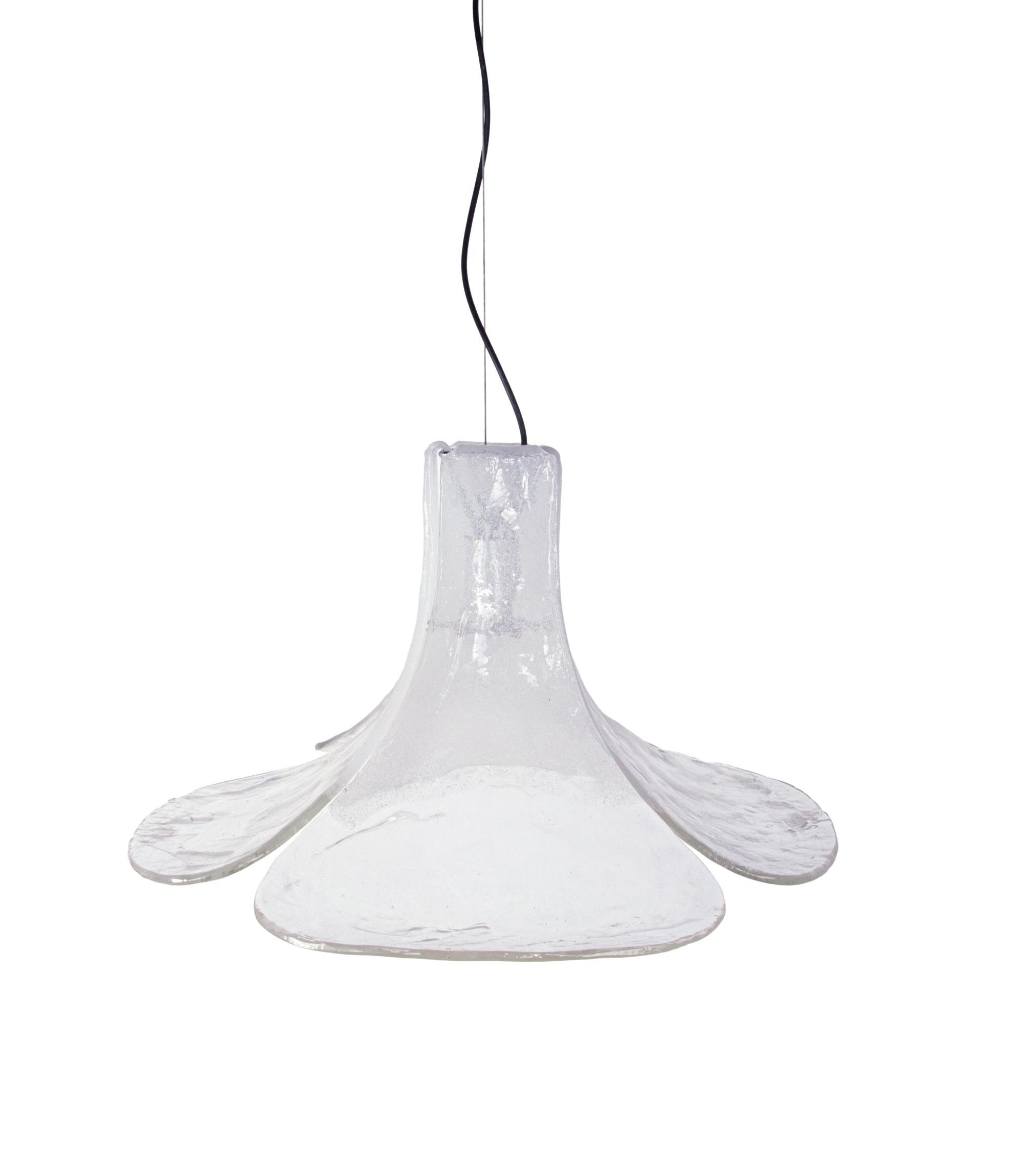 Metà XX secolo Lampada a sospensione Mazzega Tulip White & Clear Murano Glass di Carlo Nason Italia 1960s in vendita