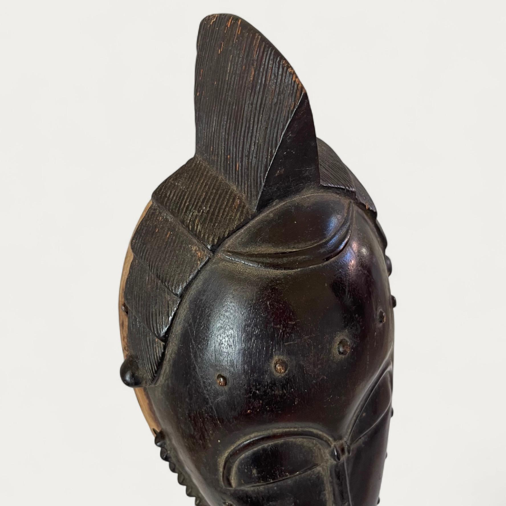 Mblo 'Gba Gba' Tanzmaske, Baoulé-Volk, Elfenbeinküste, Mitte 20. (Afrikanisch) im Angebot
