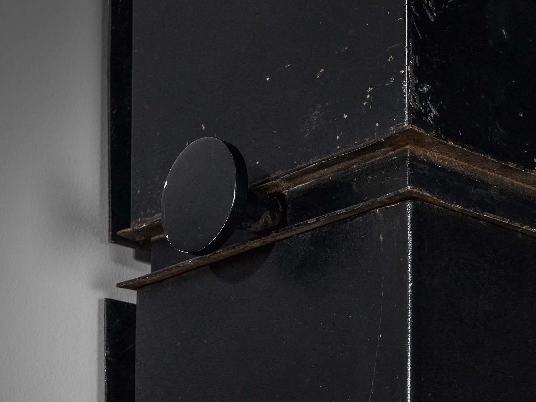 MBM Arquitectes (Martorell, Bohigas, Mackay) Kamin aus Gusseisen im Angebot 3