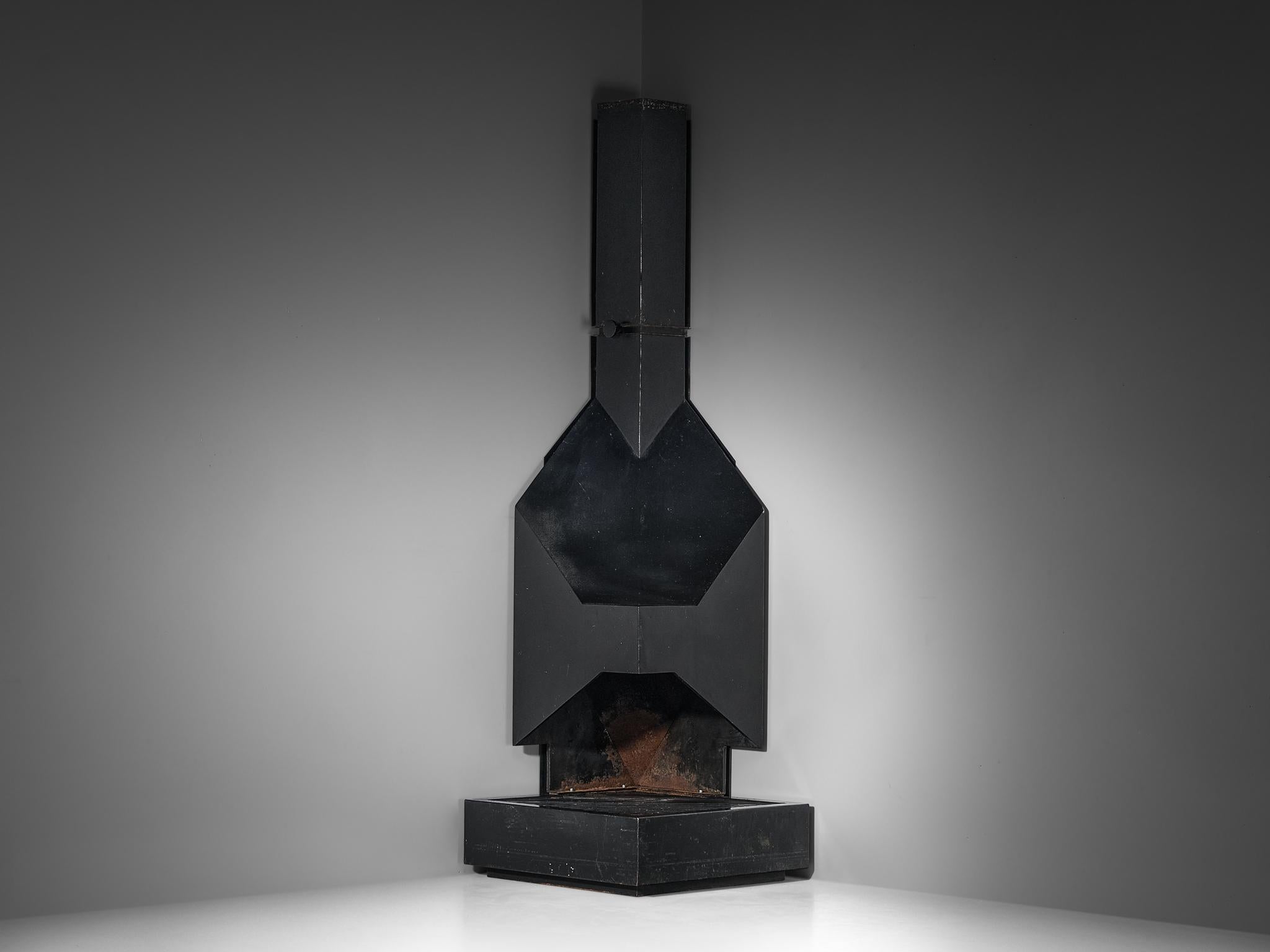MBM Arquitectes (Martorell, Bohigas, Mackay) Fireplace in Cast Iron  In Good Condition For Sale In Waalwijk, NL