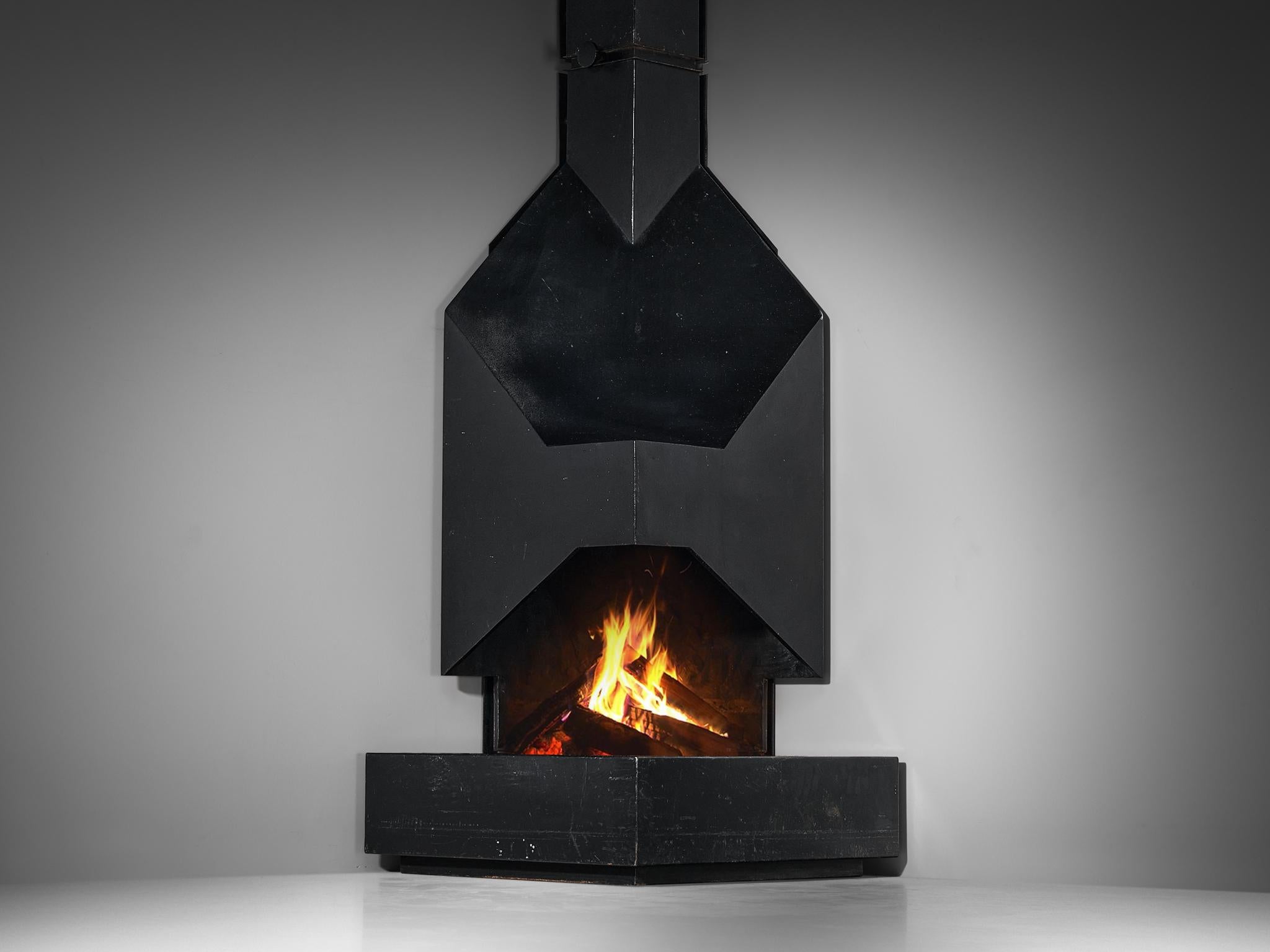 MBM Arquitectes (Martorell, Bohigas, Mackay) Kamin aus Gusseisen (Ende des 20. Jahrhunderts) im Angebot