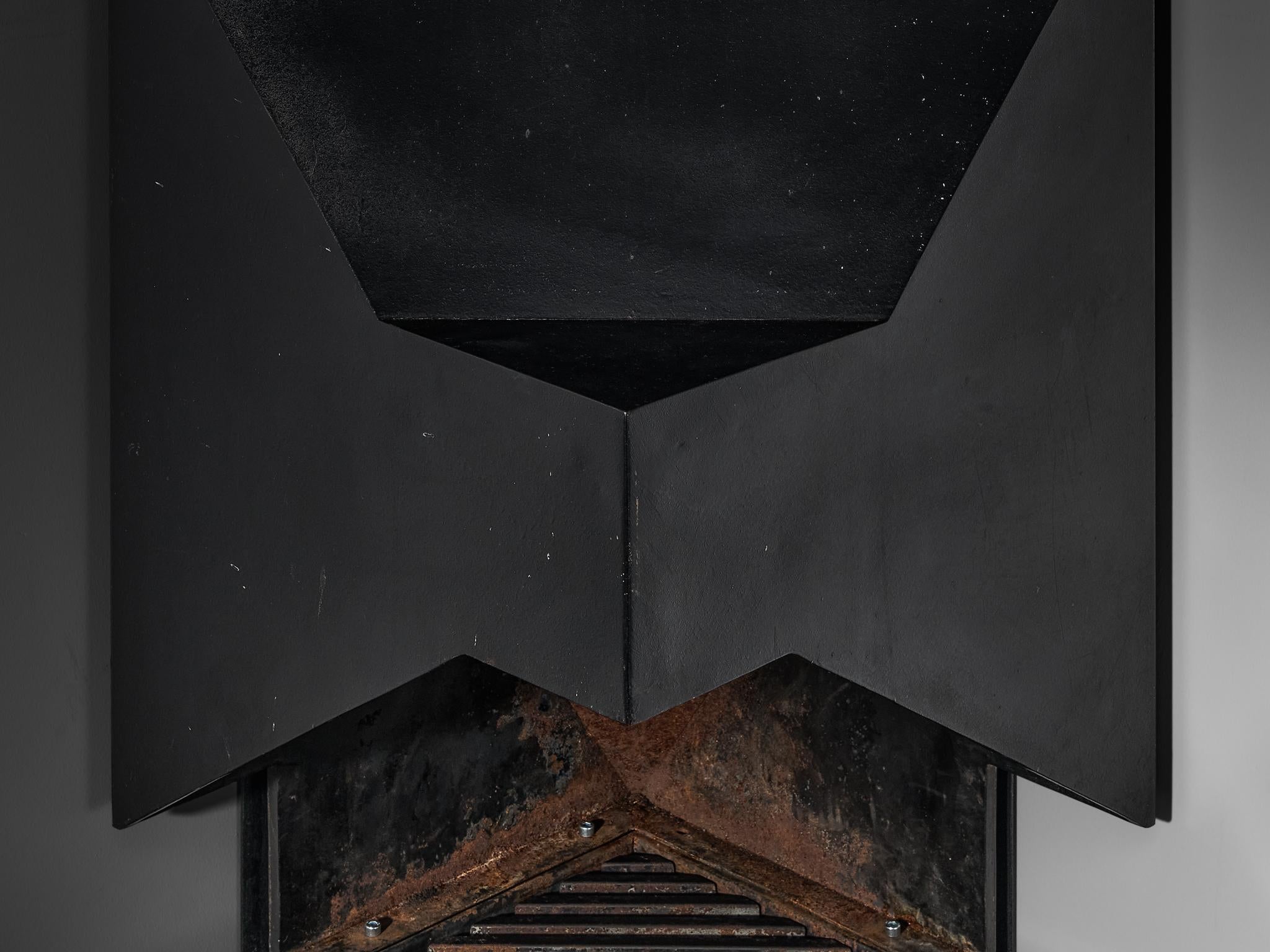 MBM Arquitectes (Martorell, Bohigas, Mackay) Kamin aus Gusseisen im Angebot 1