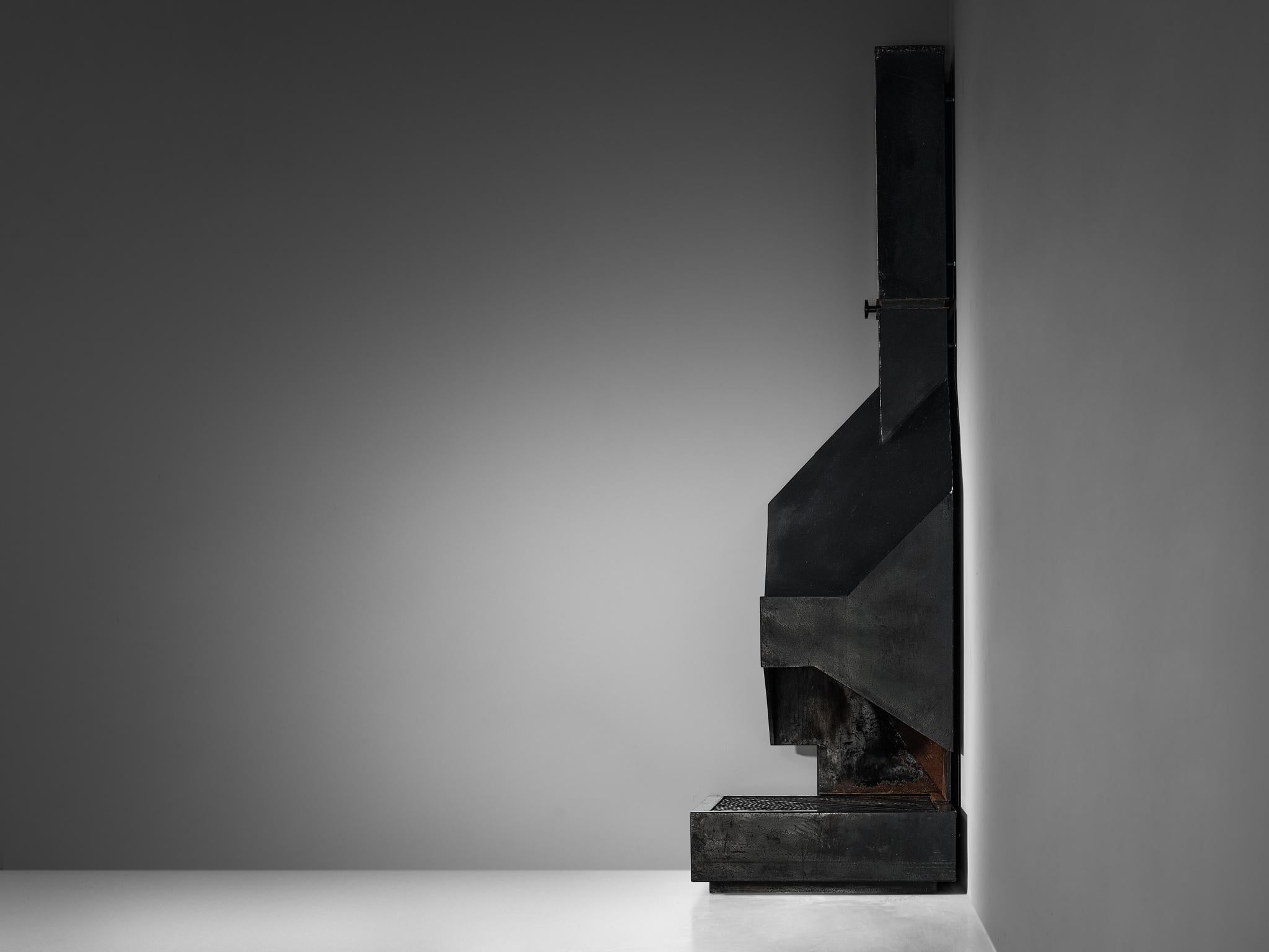 MBM Arquitectes (Martorell, Bohigas, Mackay) Kamin aus Gusseisen im Angebot 2