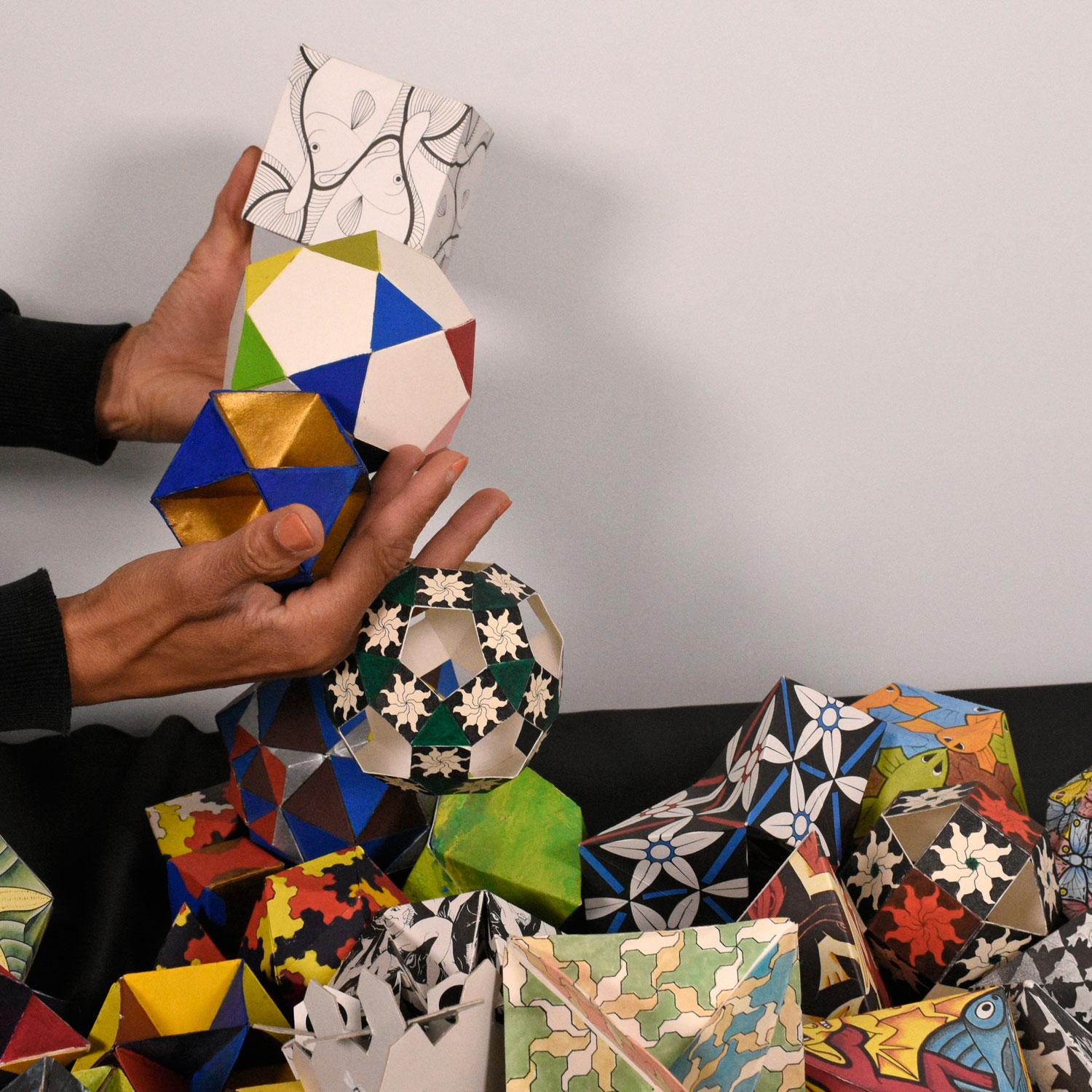 Livre Kaleidozyklein de M.C Escher avec motifs d'origami en vente 4