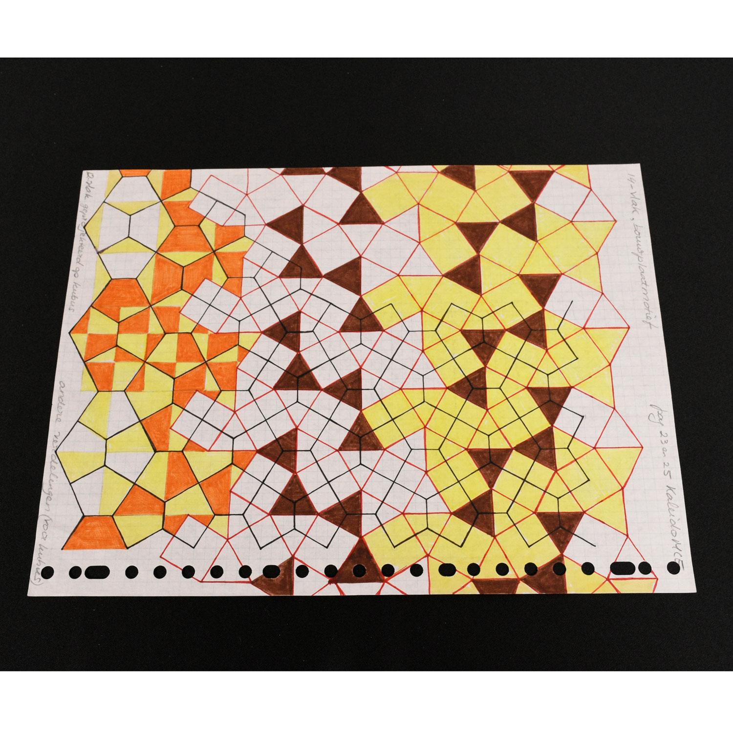 Livre Kaleidozyklein de M.C Escher avec motifs d'origami en vente 9