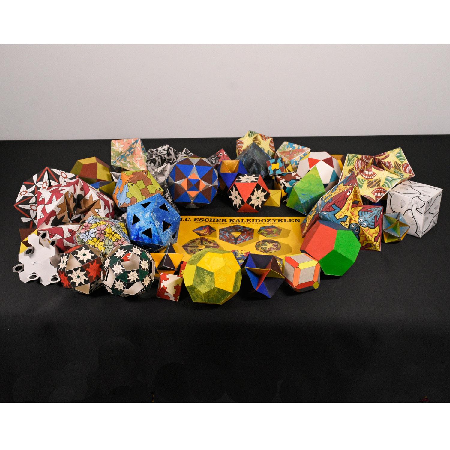 Livre Kaleidozyklein de M.C Escher avec motifs d'origami Bon état - En vente à Chattanooga, TN