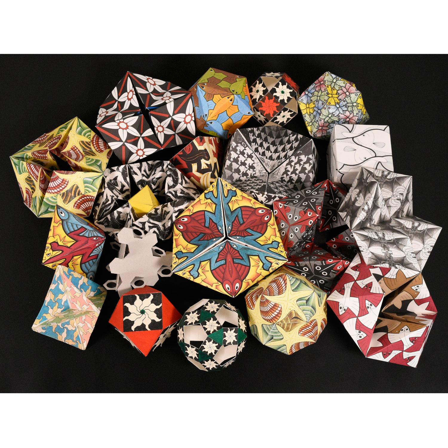 Livre Kaleidozyklein de M.C Escher avec motifs d'origami en vente 1