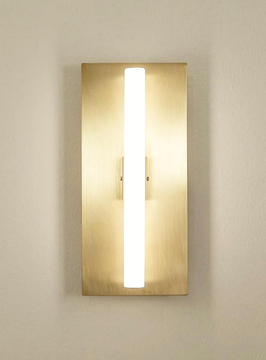 Altro MC400 Wall Lamp in Satin Brushed Brass by Daluce in vendita