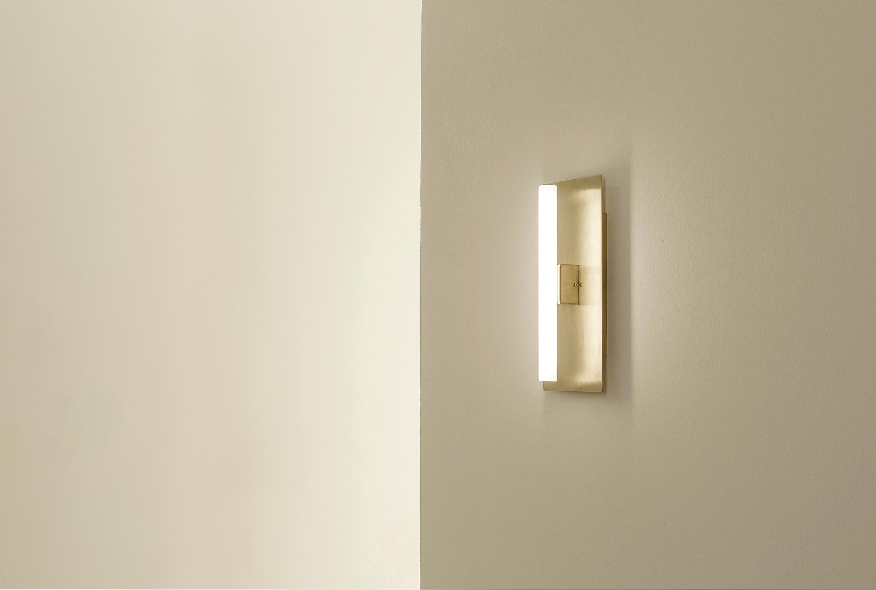 MC400 Wall Lamp in Satin Brushed Brass by Daluce In condizioni Nuovo in vendita a Geneve, CH