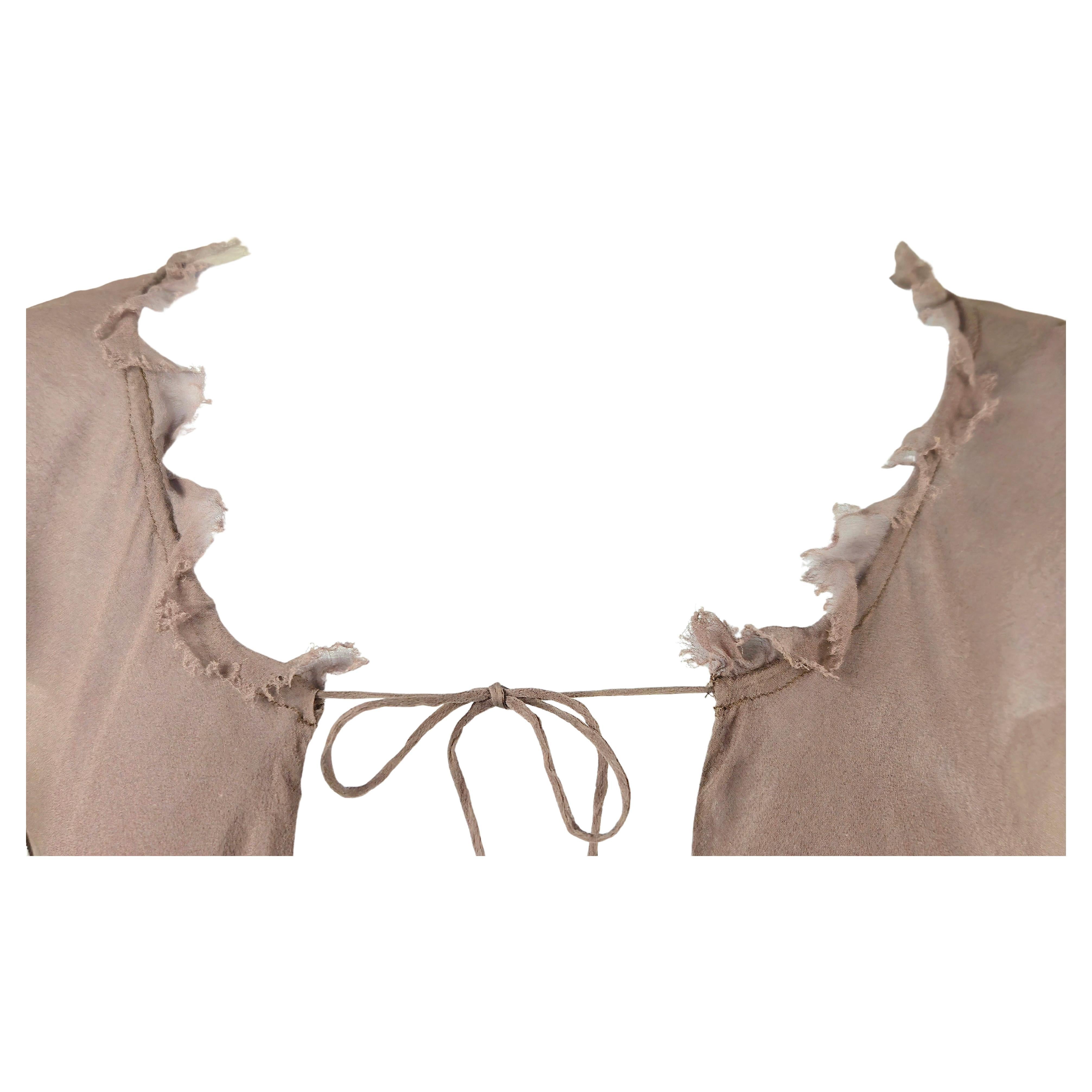 McCartney 2002 SilkChiffon LayeredEmpireWaist SilverBeadedBowTies CapSleeve Top In Good Condition For Sale In Chicago, IL