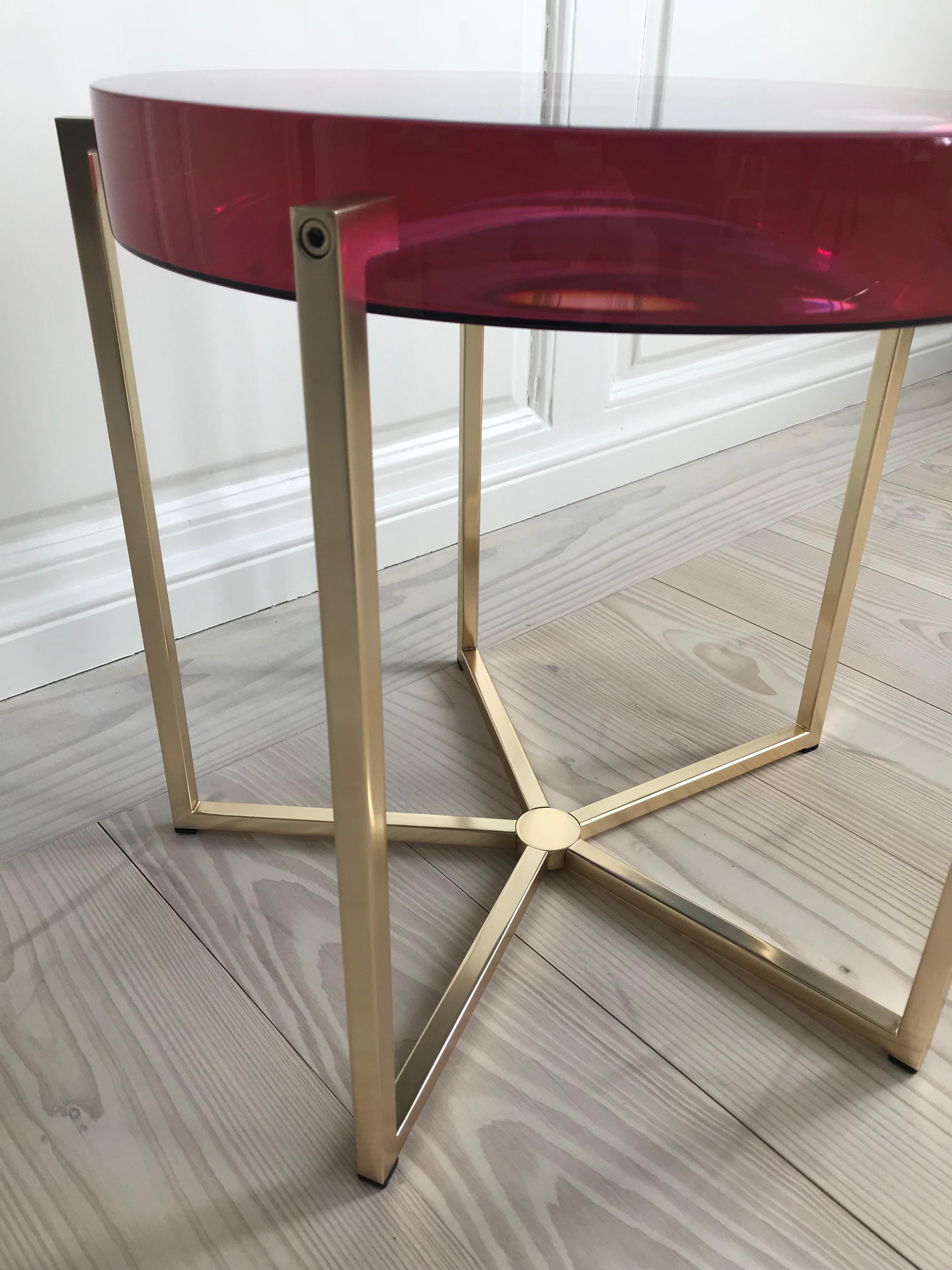 McCollin Bryan Tinted Lens Table with Bubble Gum Resin Top In New Condition In Copenhagen K, DK