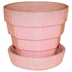Pot à fleurs rose de la poterie McCoy:: circa 1950s