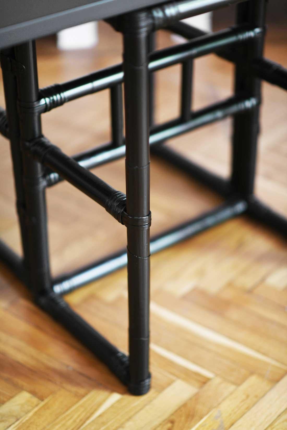 Mcguire 70s console with opening shelf in black lacquered rattan In Good Condition In Roma, RM