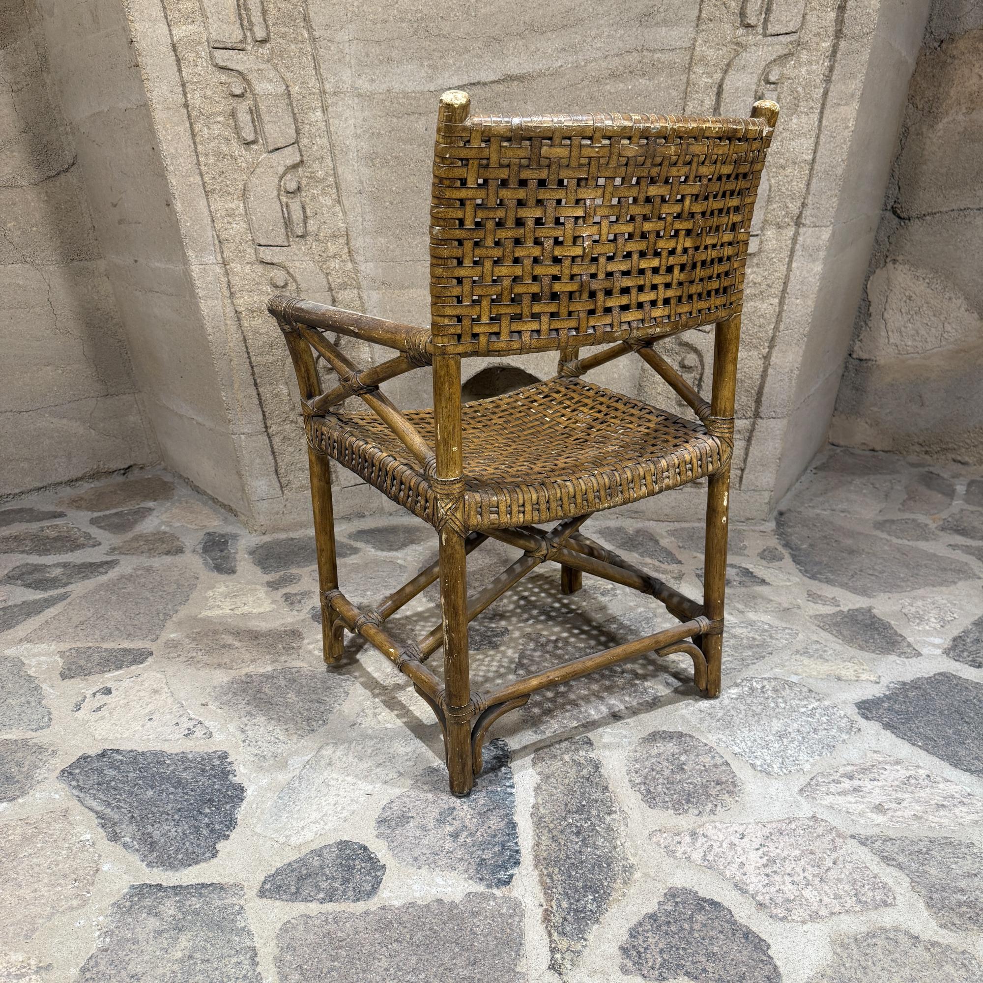 Fine XX secolo McGuire Antalya Poltrona da regista in rattan intrecciato con pelle di rawhide intrecciata in vendita