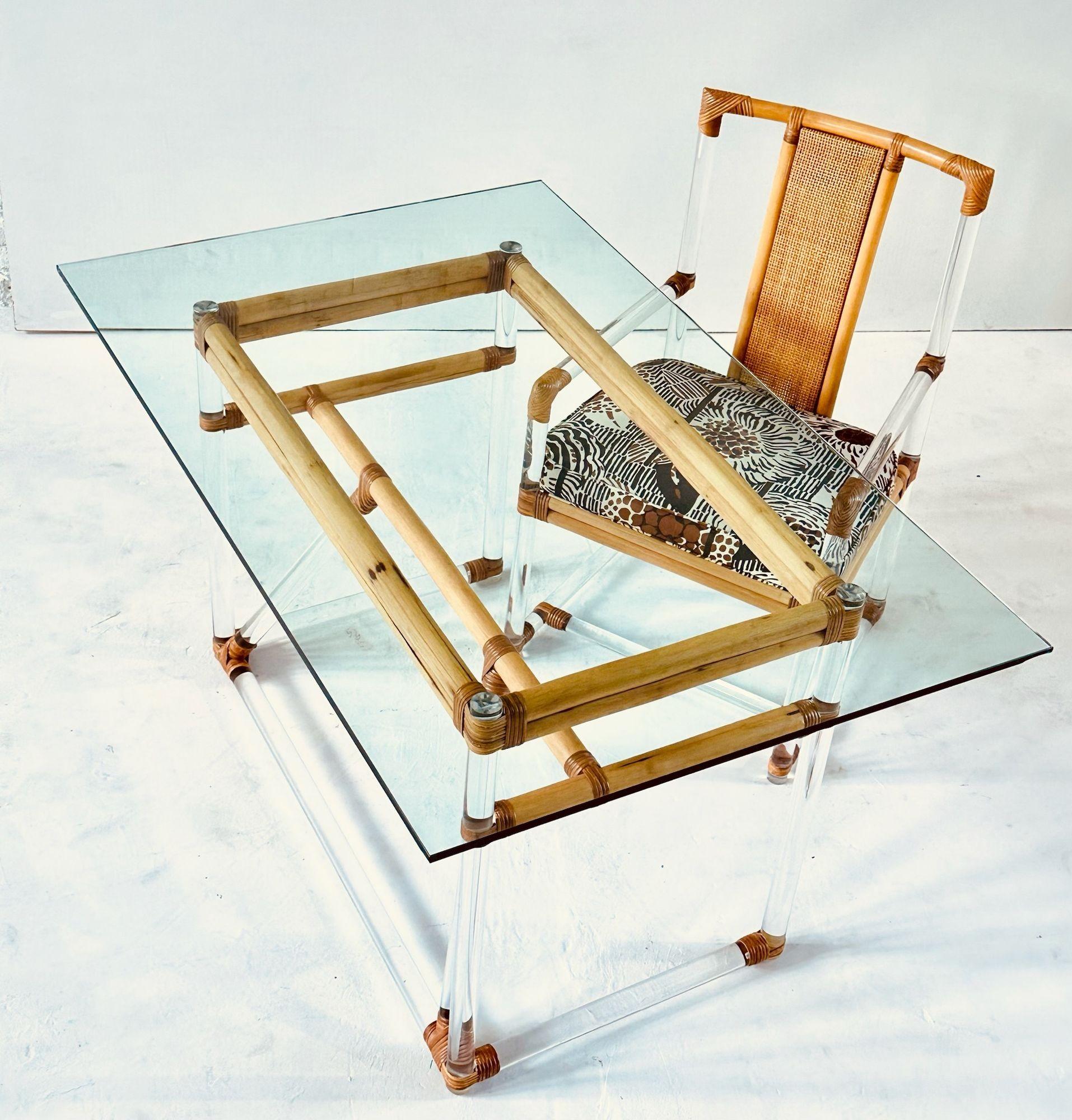 McGuire Schreibtisch und Stuhl aus Bambus und Lucite, 1980er Jahre.  Original
Desk Measures 28,5