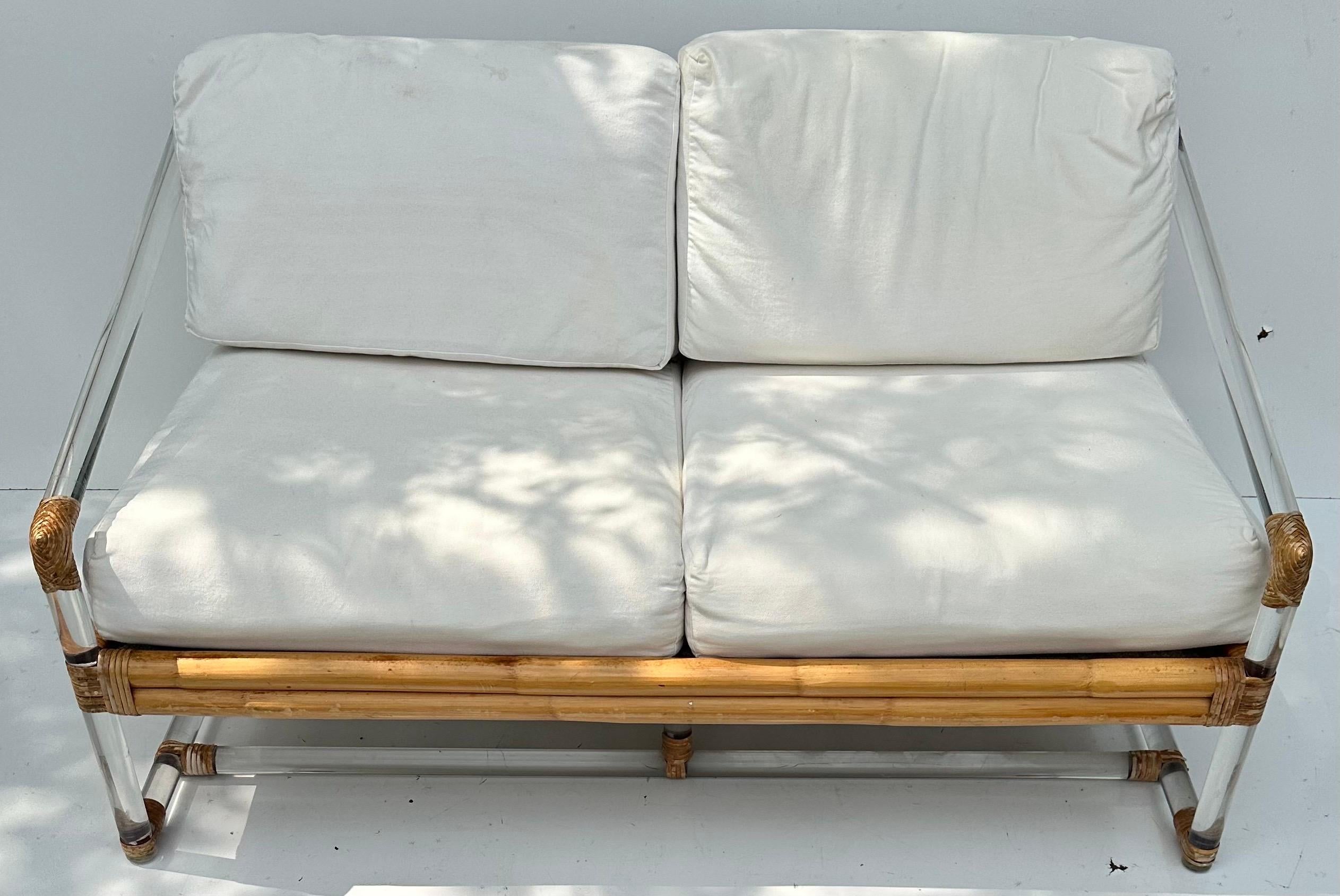 McGuire-Sofa aus Bambus und Lucite im Angebot 4