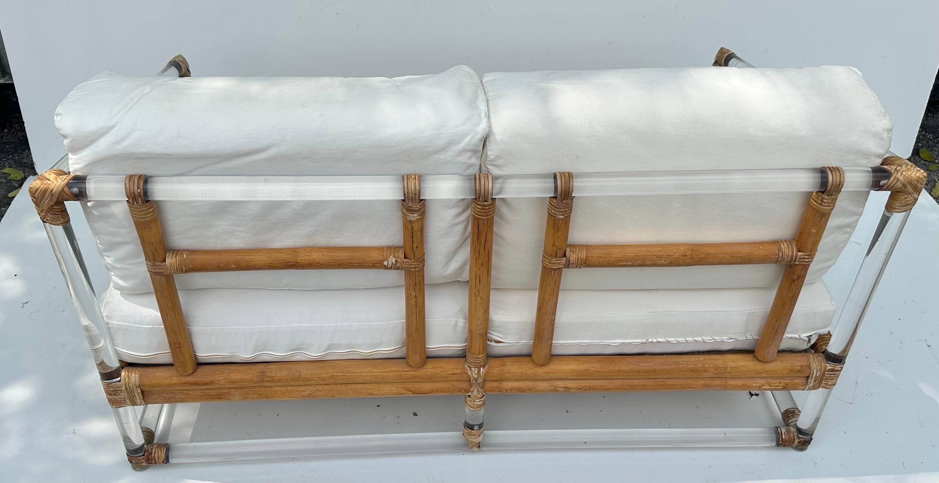 Canapé McGuire en bambou et Lucite en vente 10