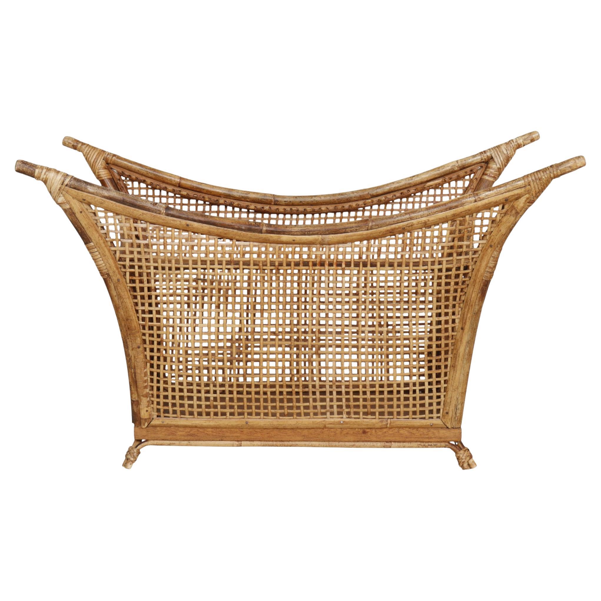 Revistero McGuire de bambú y ratán en venta