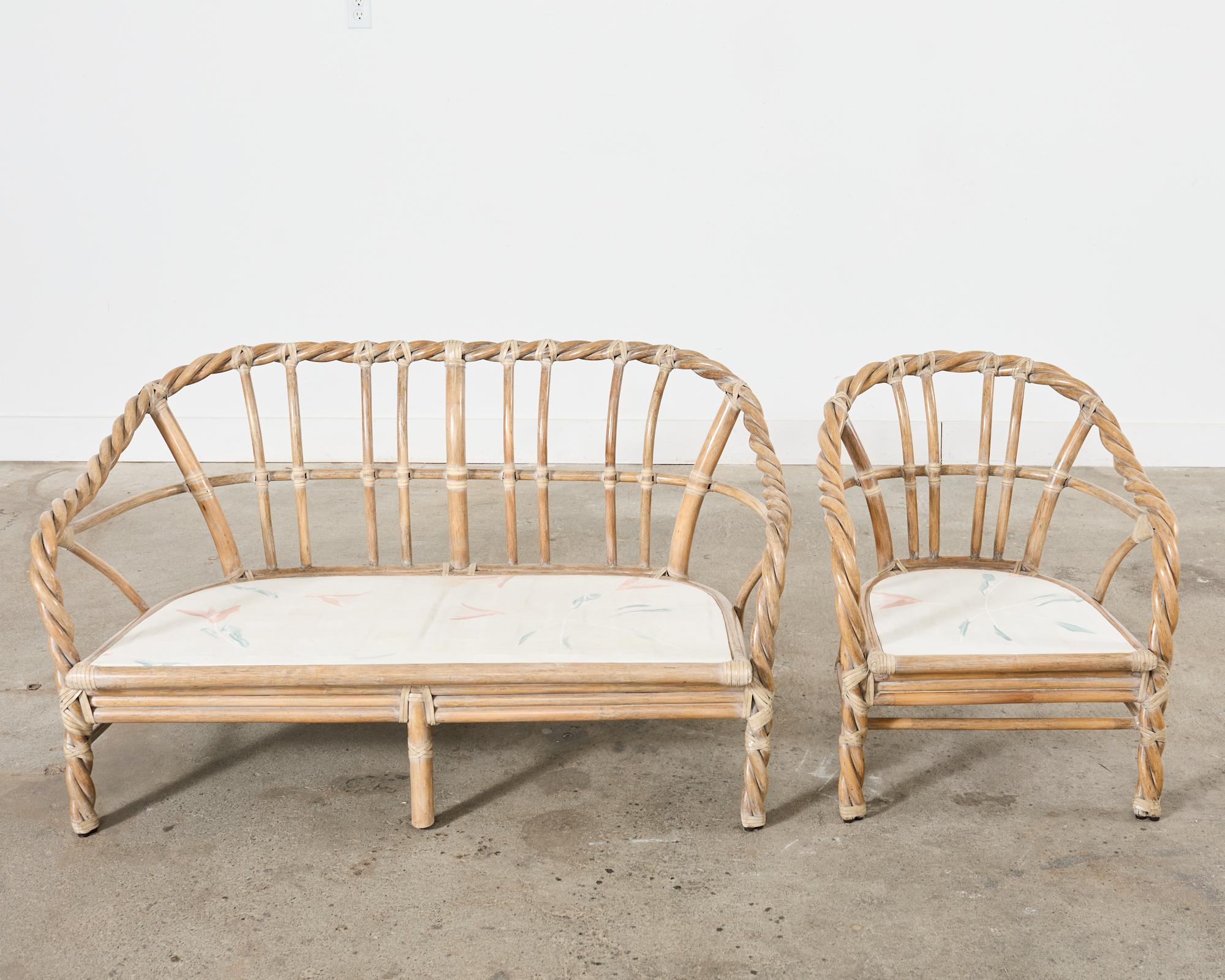 McGuire Canapé et chaise longue en rotin torsadé cérusé en vente 1