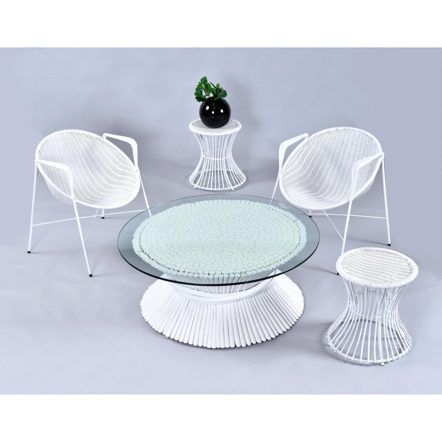 Table basse McGuire Coastal White Rattan Wheat Sheaf avec verre rond en vente 3