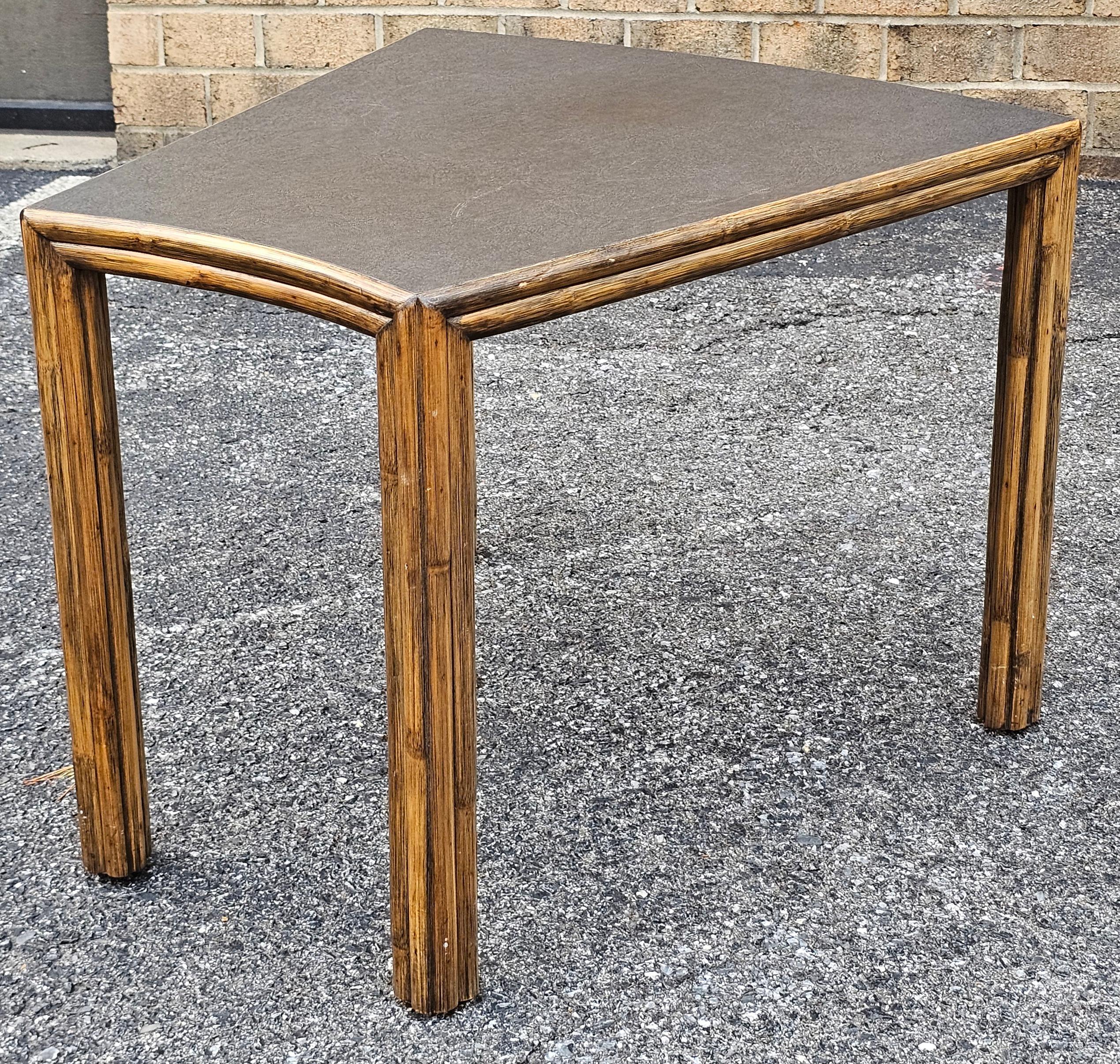 Mesa auxiliar contemporánea apilada de ratán de bamb�ú y tapa de laminado McGuire Desconocido en venta