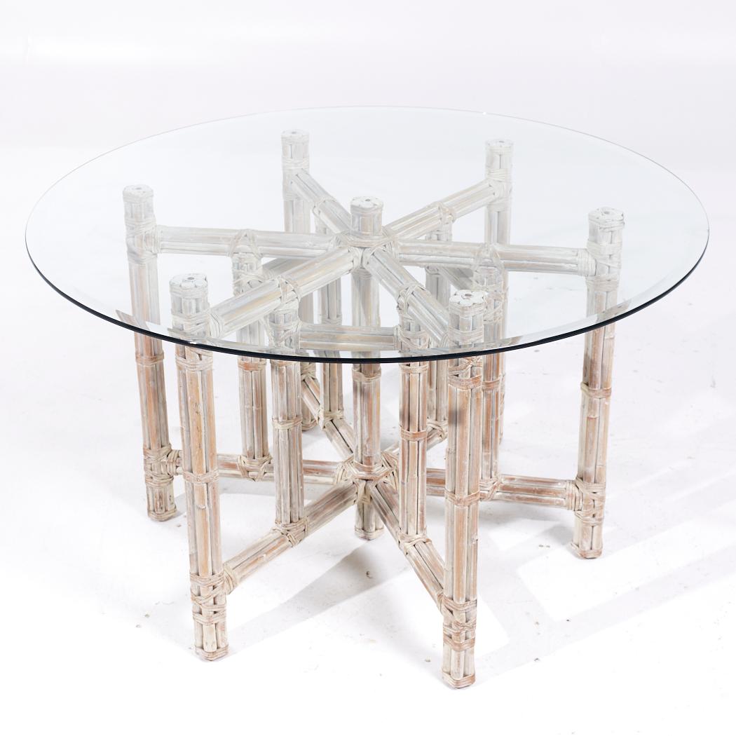 McGuire for Baker Furniture Table de salle à manger du milieu du siècle en bambou et verre en vente 1