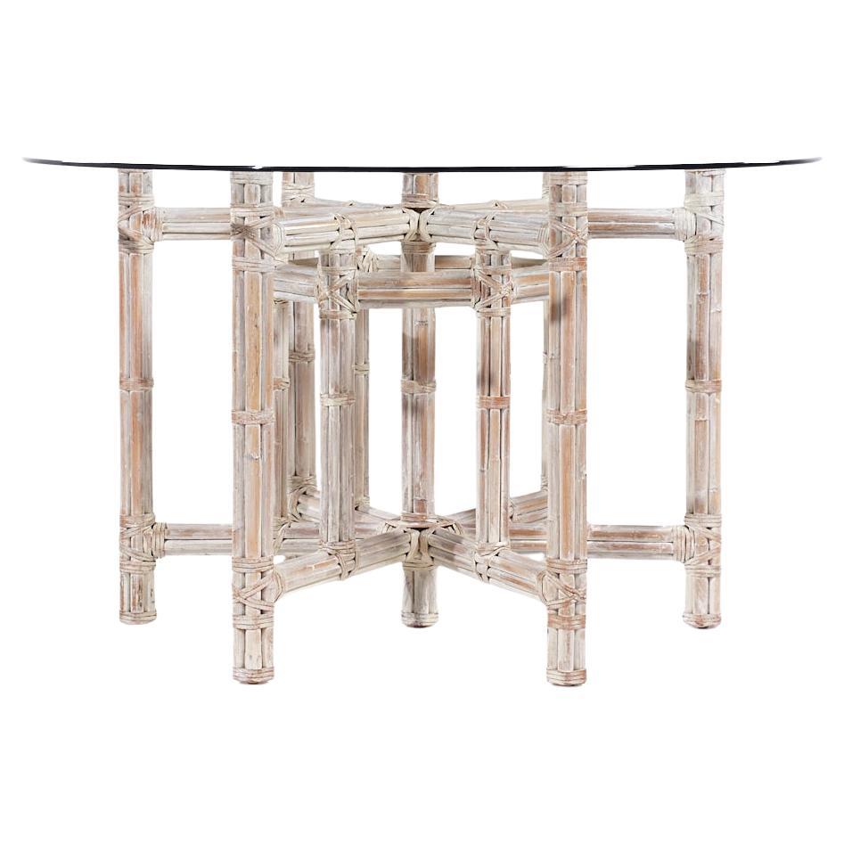 McGuire for Baker Furniture Table de salle à manger du milieu du siècle en bambou et verre