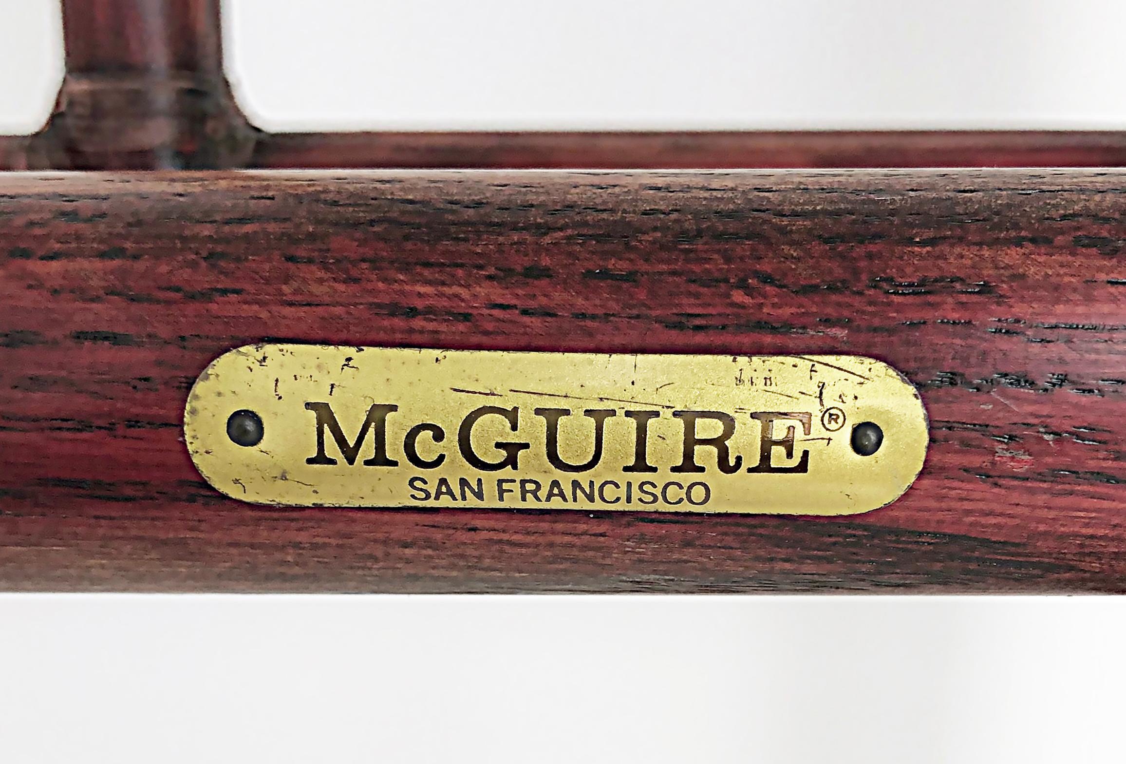 Table basse ronde McGuire Funiture de San Francisco à plateau en verre avec sangles en cuir brut en vente 1
