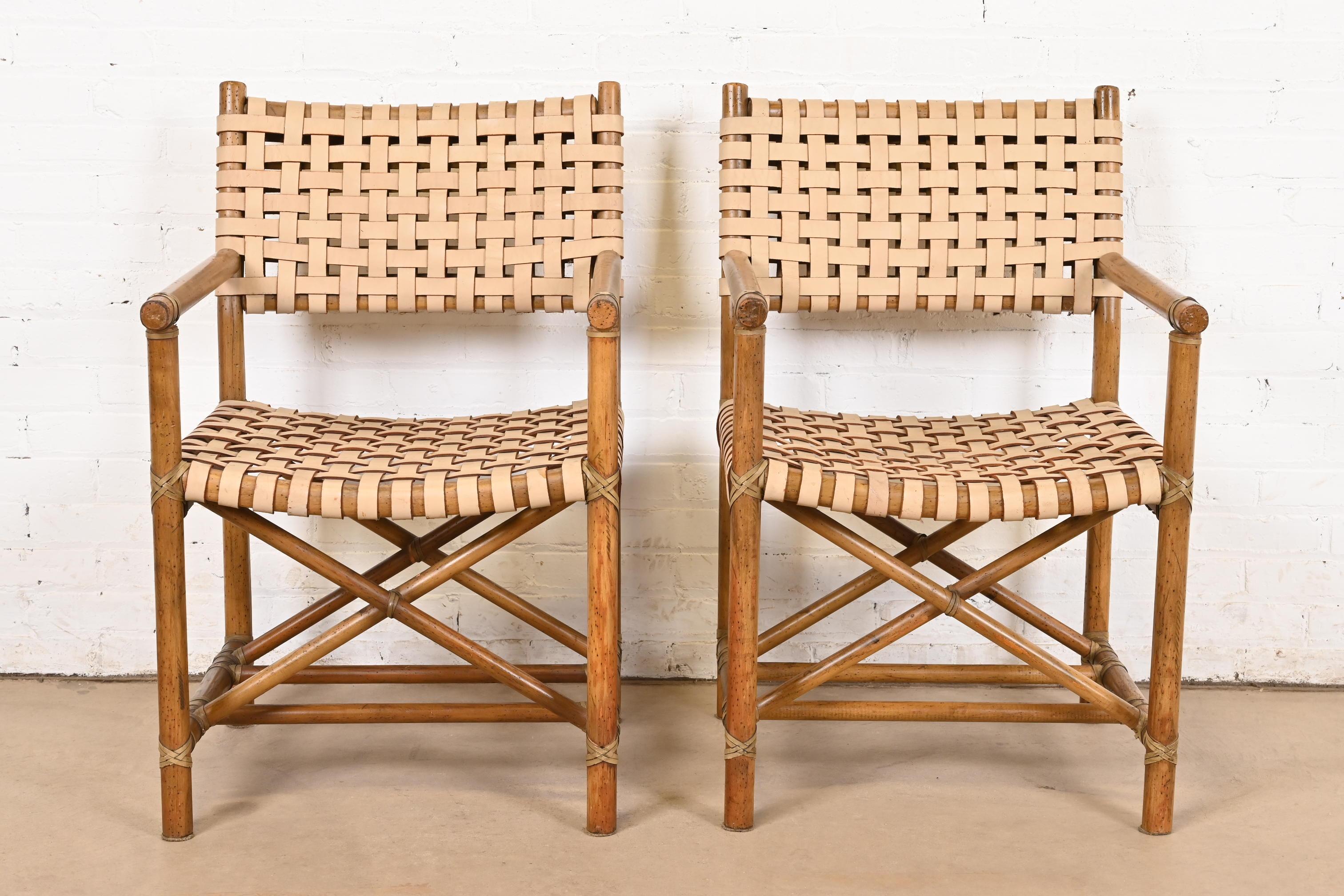 Sillones McGuire Hollywood Regency Organic Modern de bambú y piel tejida Estadounidense en venta
