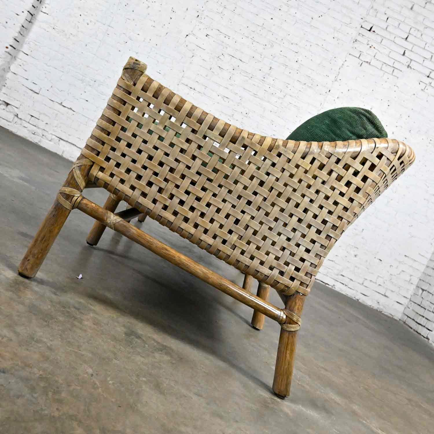 McGuire Spätes 20. Jahrhundert Modernes Rattan Geflecht Rohleder Grün Chenille Kissen Sofa Sofa Settee (Leder) im Angebot