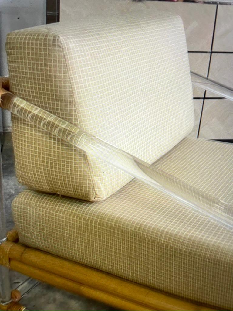McGuire Lucite und Bambus Mid Century Lounge Stuhl im Zustand „Gut“ im Angebot in Fort Lauderdale, FL