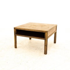 McGuire Beistelltisch aus Bambus und gemasertem Laminat aus der Mitte des Jahrhunderts