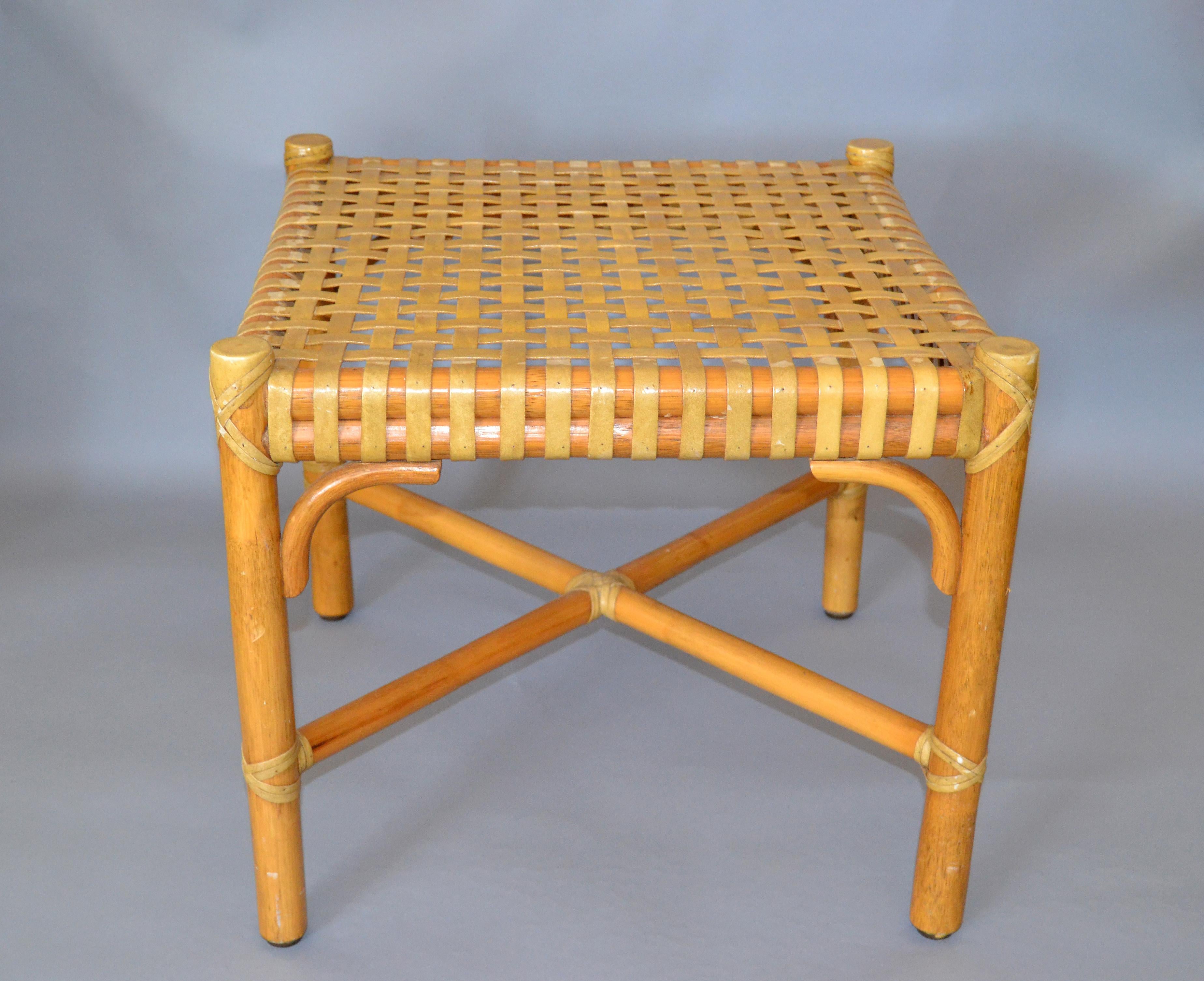 McGuire Mid-Century Modern Bamboo and Handwoven Leather Top Side Table Hocker im Angebot 6