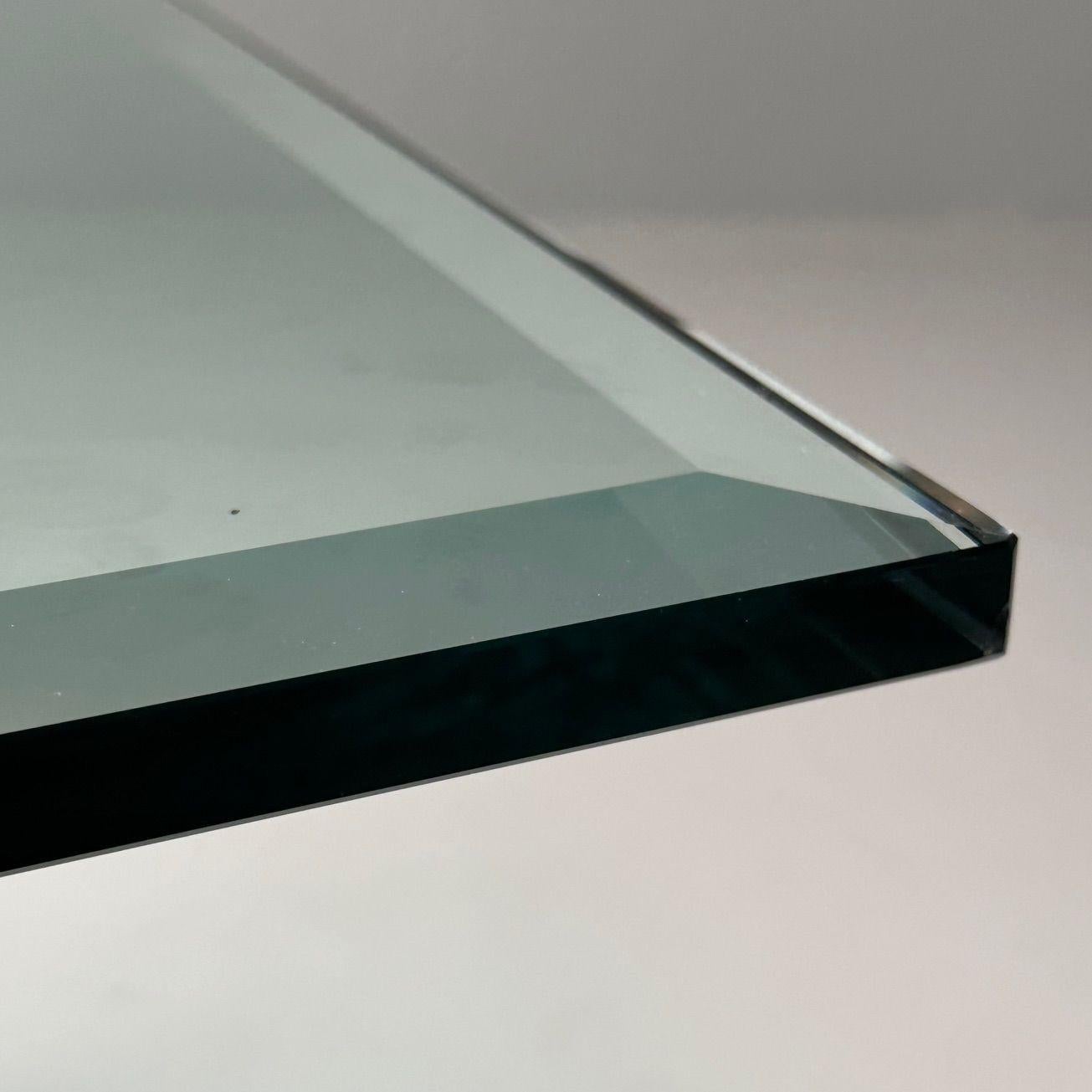 McGuire, table de salle à manger en verre, bambou, rotin, moderne du milieu du siècle, 1970 en vente 5