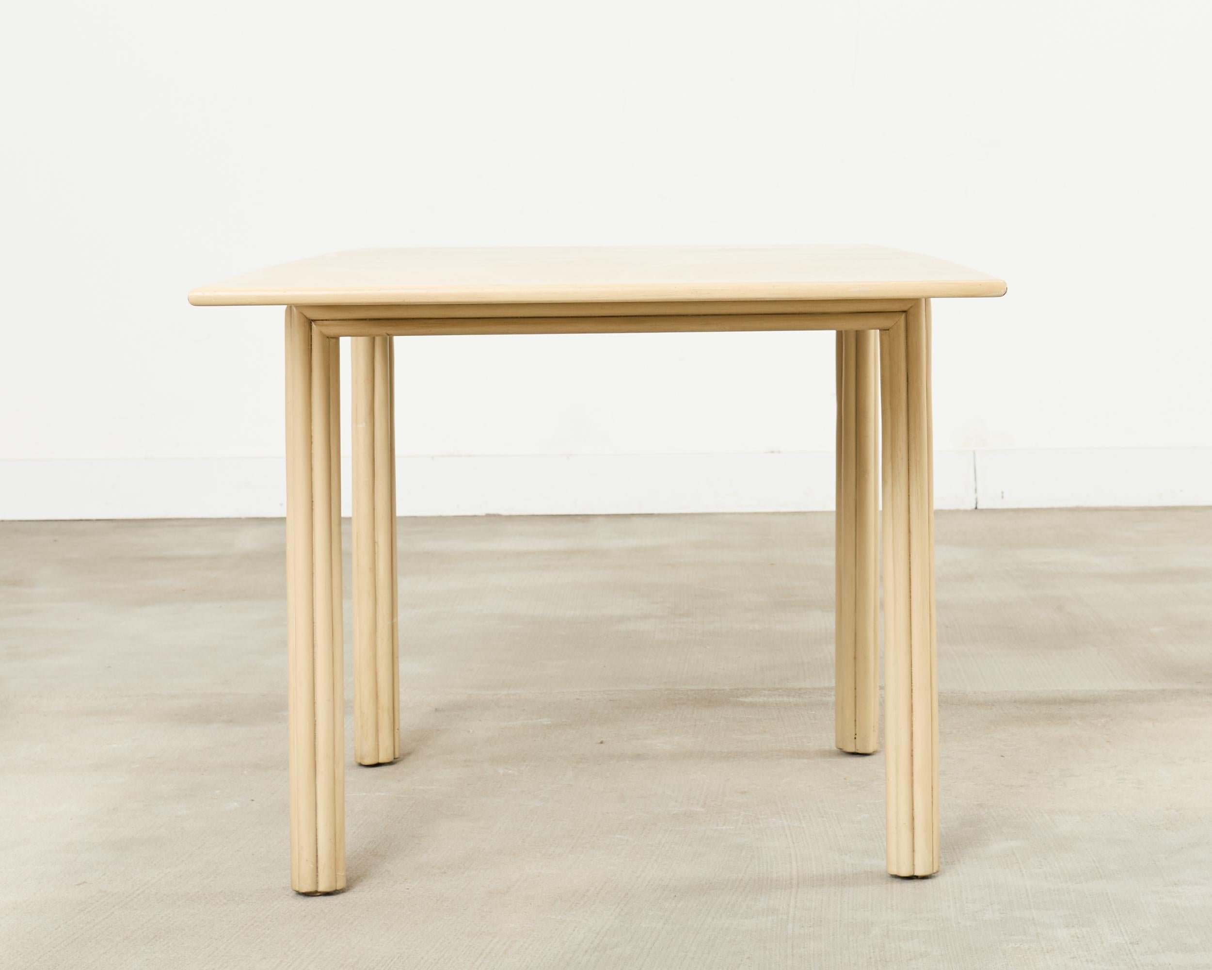 McGuire Mesa cuadrada abatible de roble para juegos o comedor siglo XX en venta
