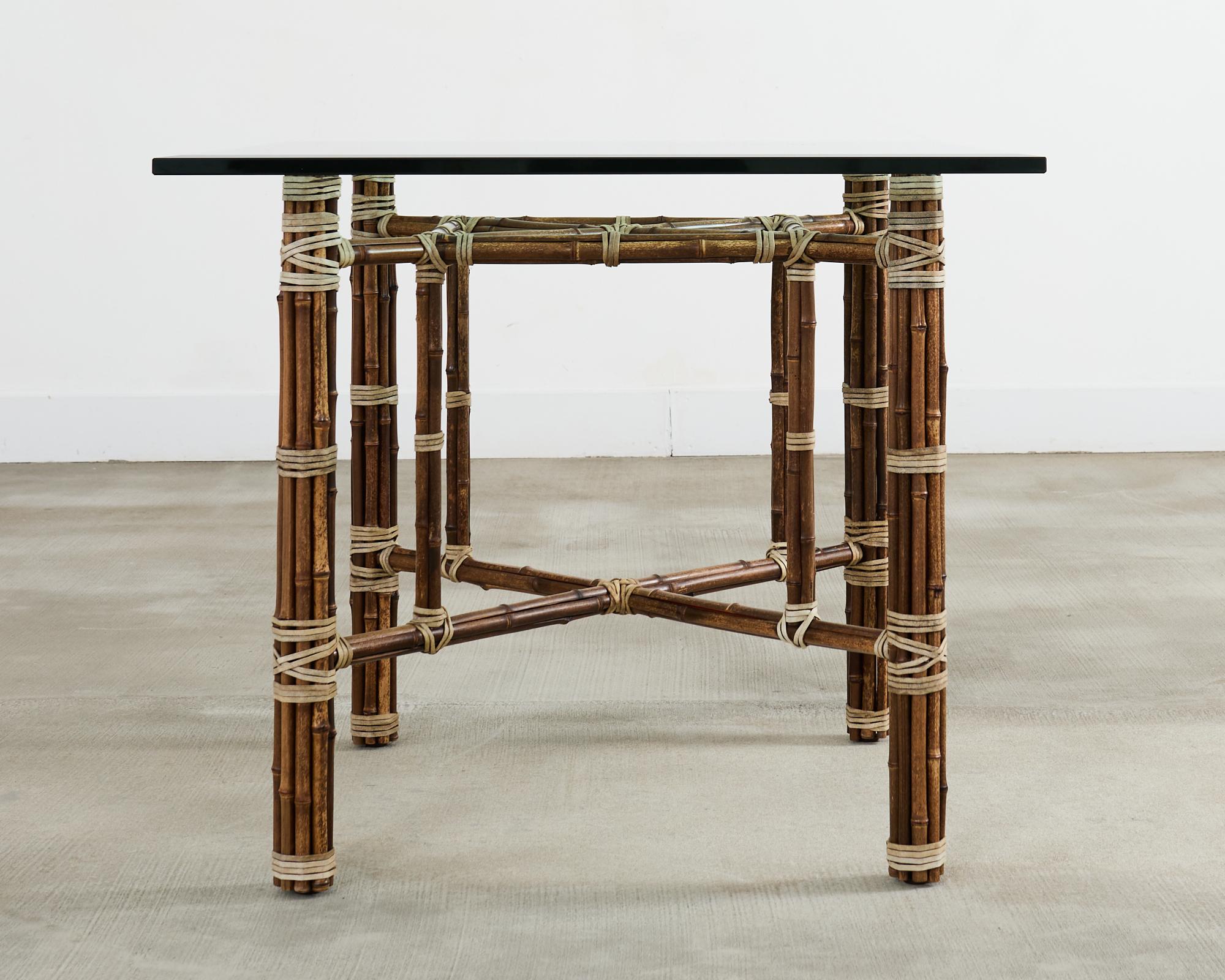 Table de salle à manger moderne et organique McGuire en verre de bambou en vente 6
