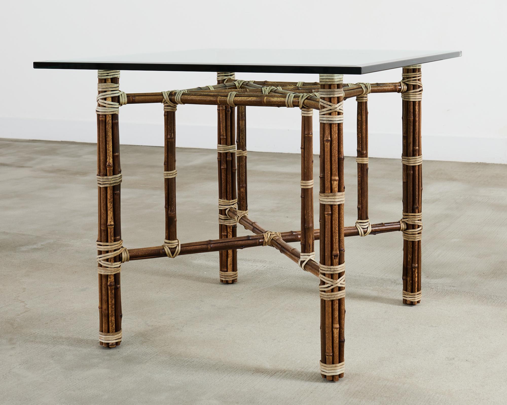 Table de salle à manger moderne et organique McGuire en verre de bambou en vente 8