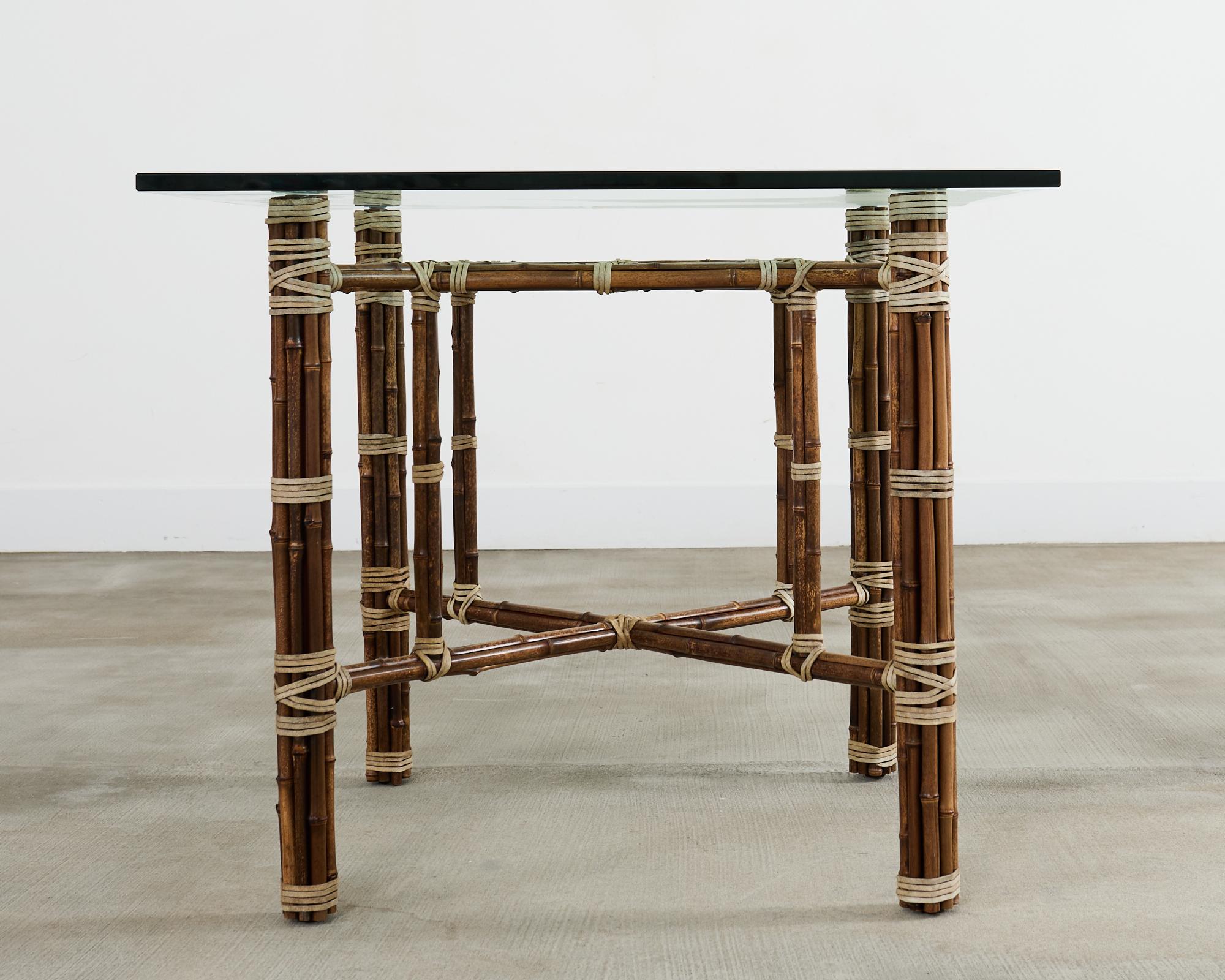 Organique Table de salle à manger moderne et organique McGuire en verre de bambou en vente