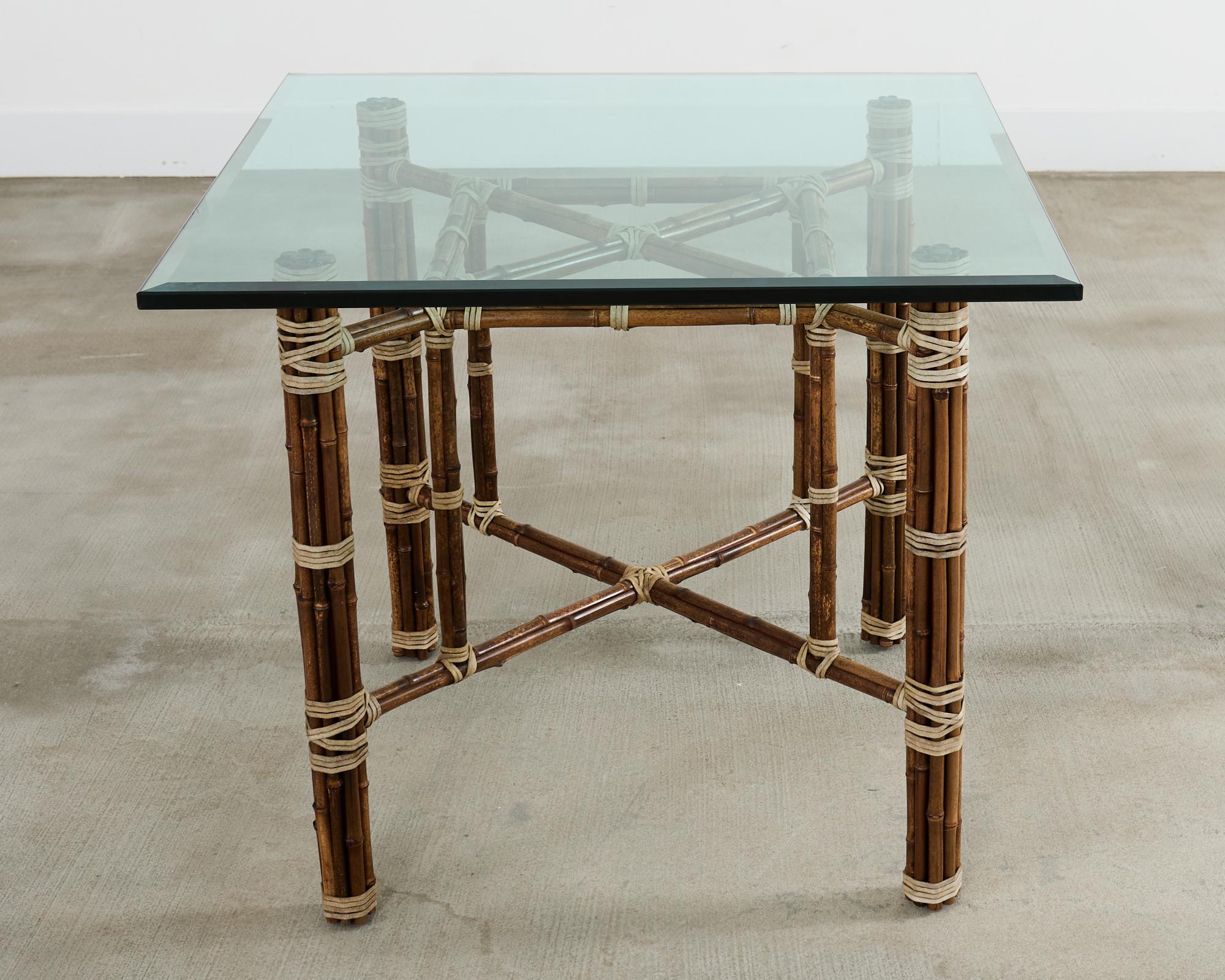 Fait main Table de salle à manger moderne et organique McGuire en verre de bambou en vente