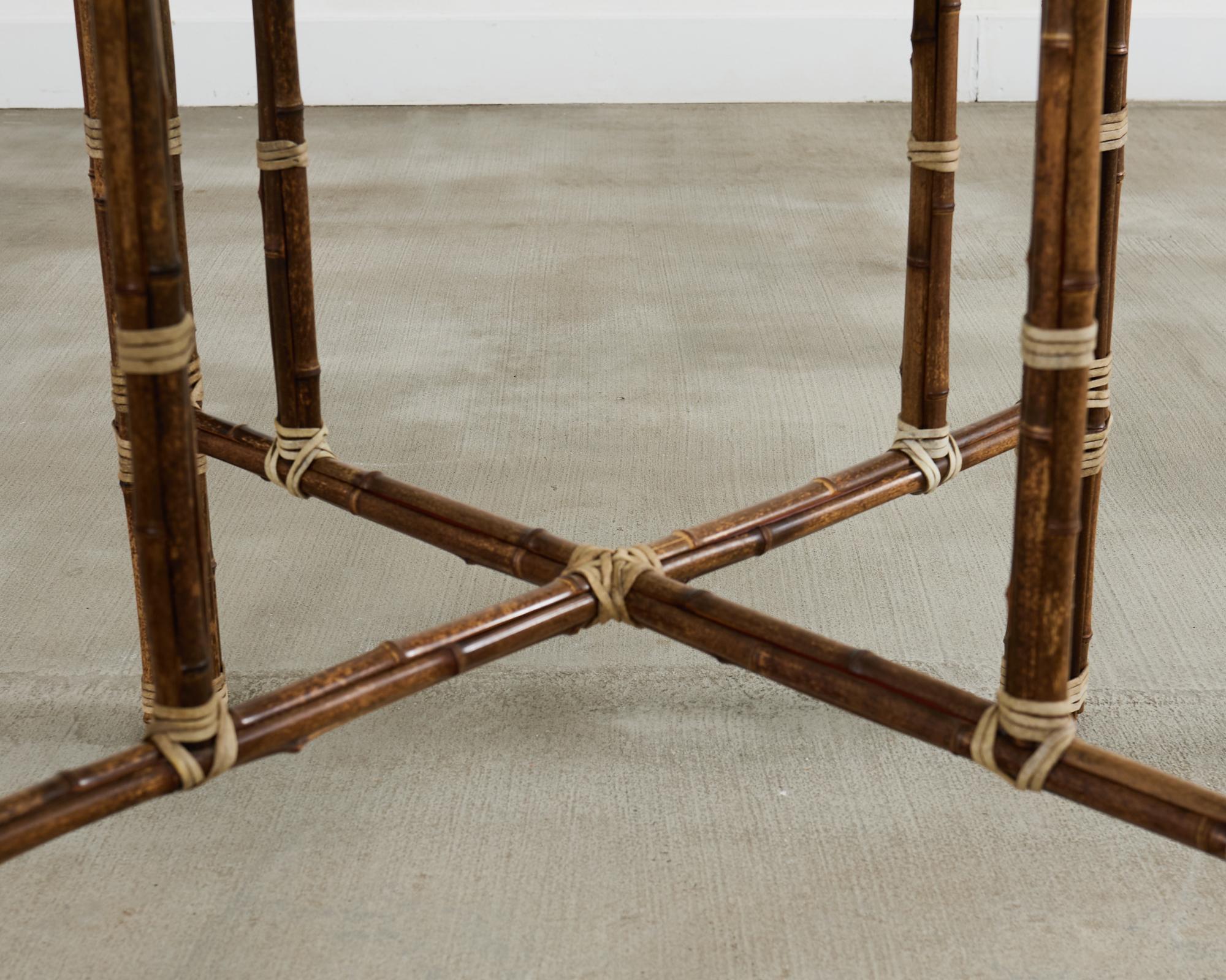 Table de salle à manger moderne et organique McGuire en verre de bambou en vente 1